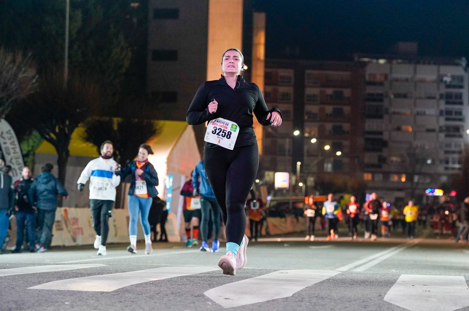 En imágenes: búscate en tu llegada a meta de la Carrera de San Antón 2026 (4)