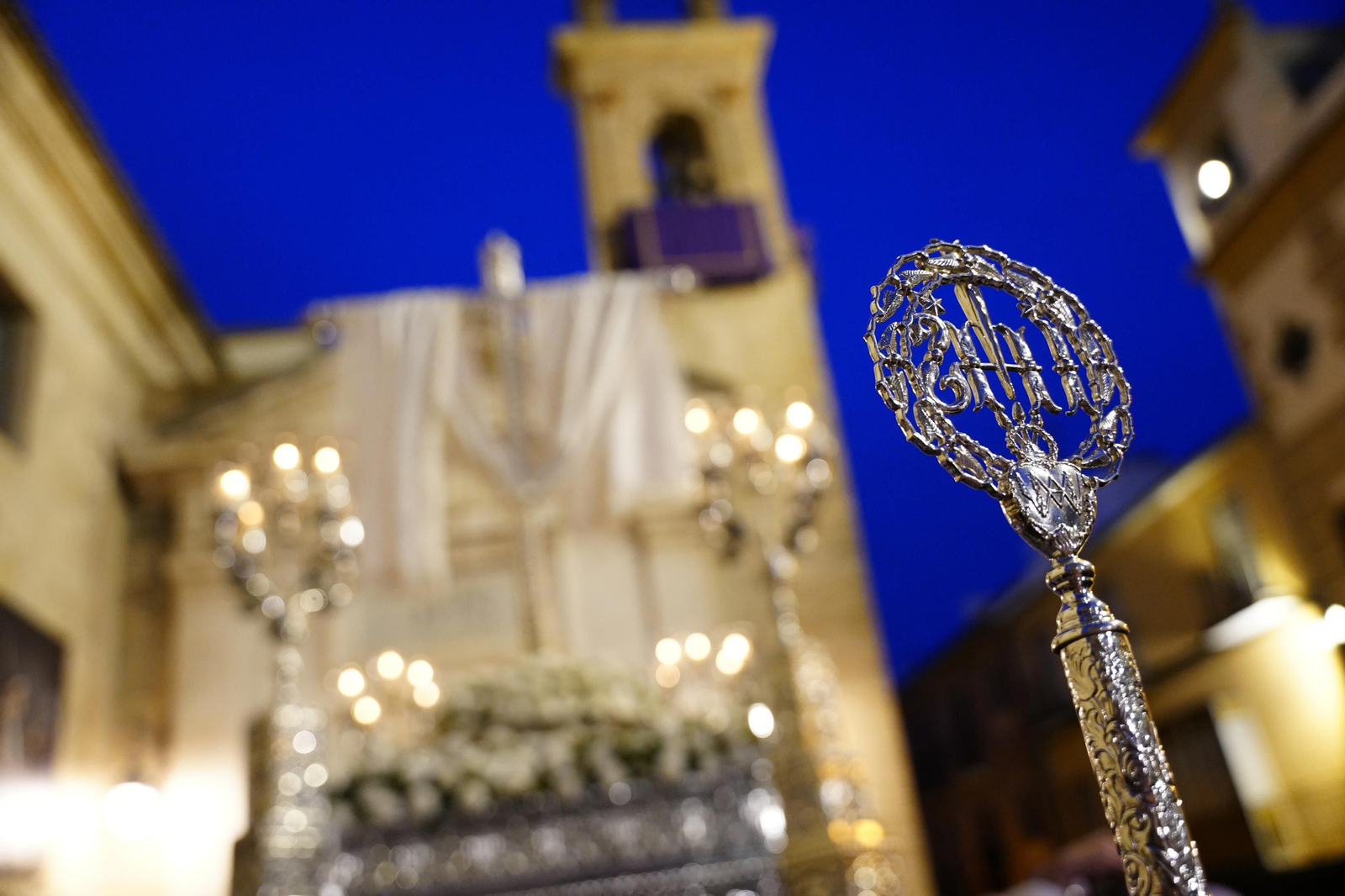 Viernes Santo en Lucena: Emoción ante el paso del Santo Entierro Viernes Santo en Lucena: Emoción ante el paso del Santo Entierro