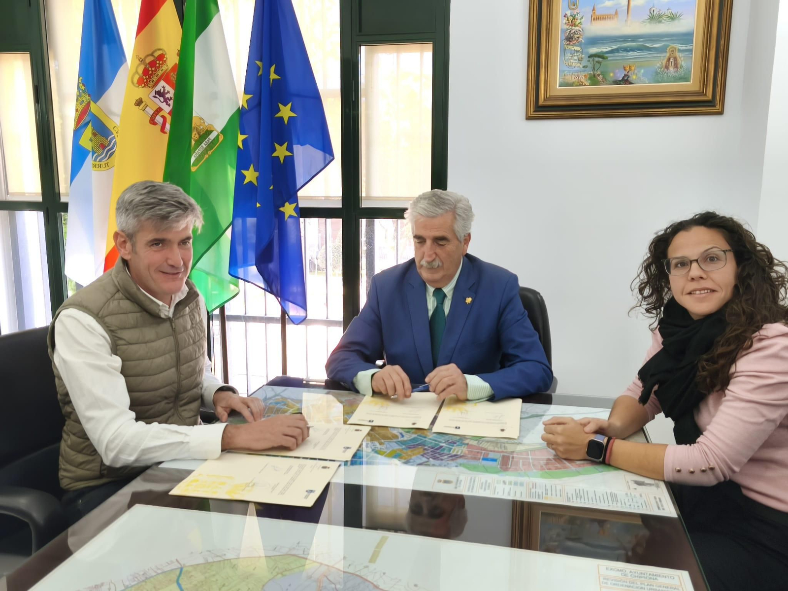 Firma del convenio entre la Diputación de Cádiz y el Ayuntamiento de Chipiona.