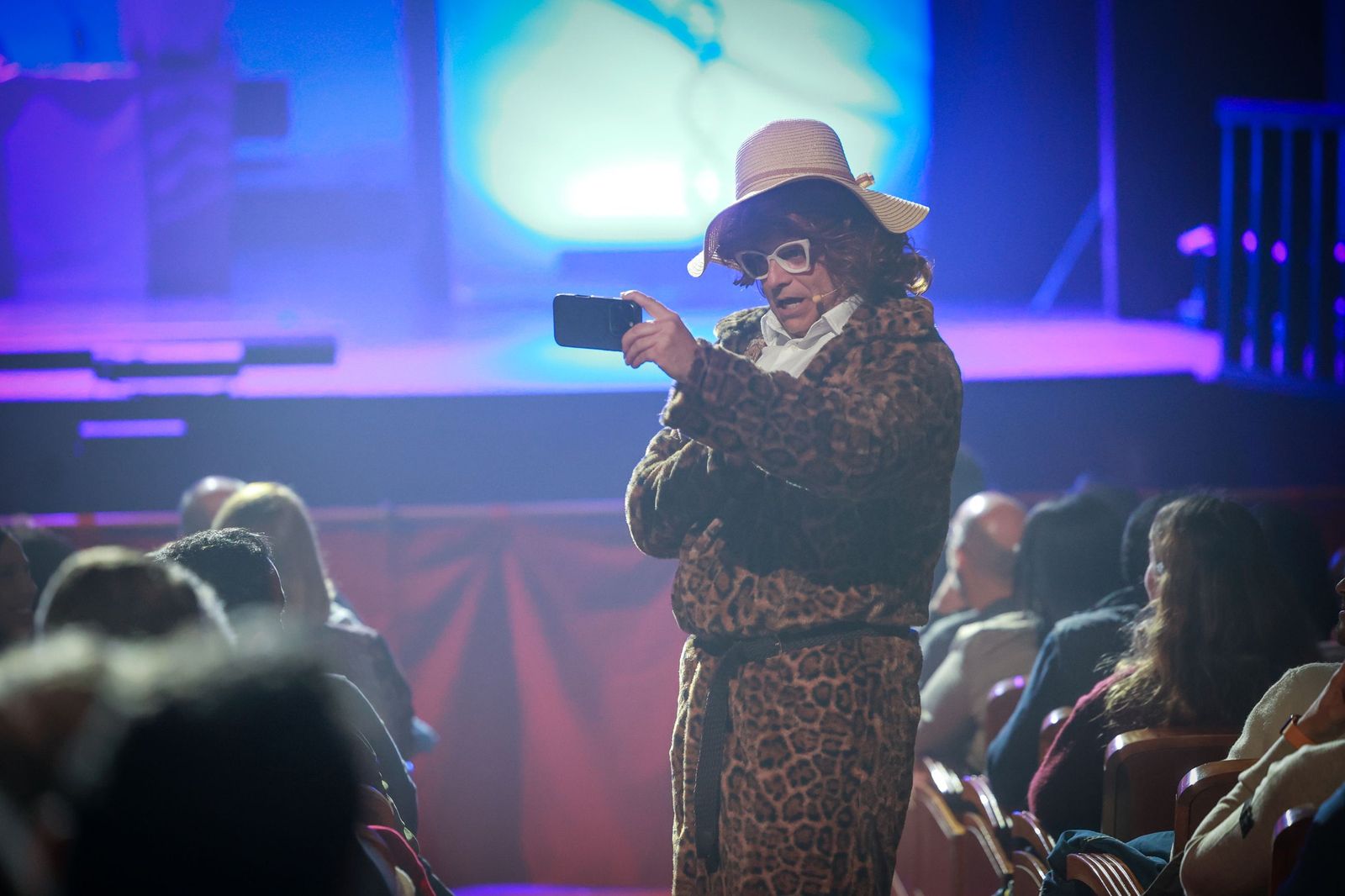 El estreno de 'Universo Cádiz' de Selu García Cossío en el Teatro Falla de Cádiz