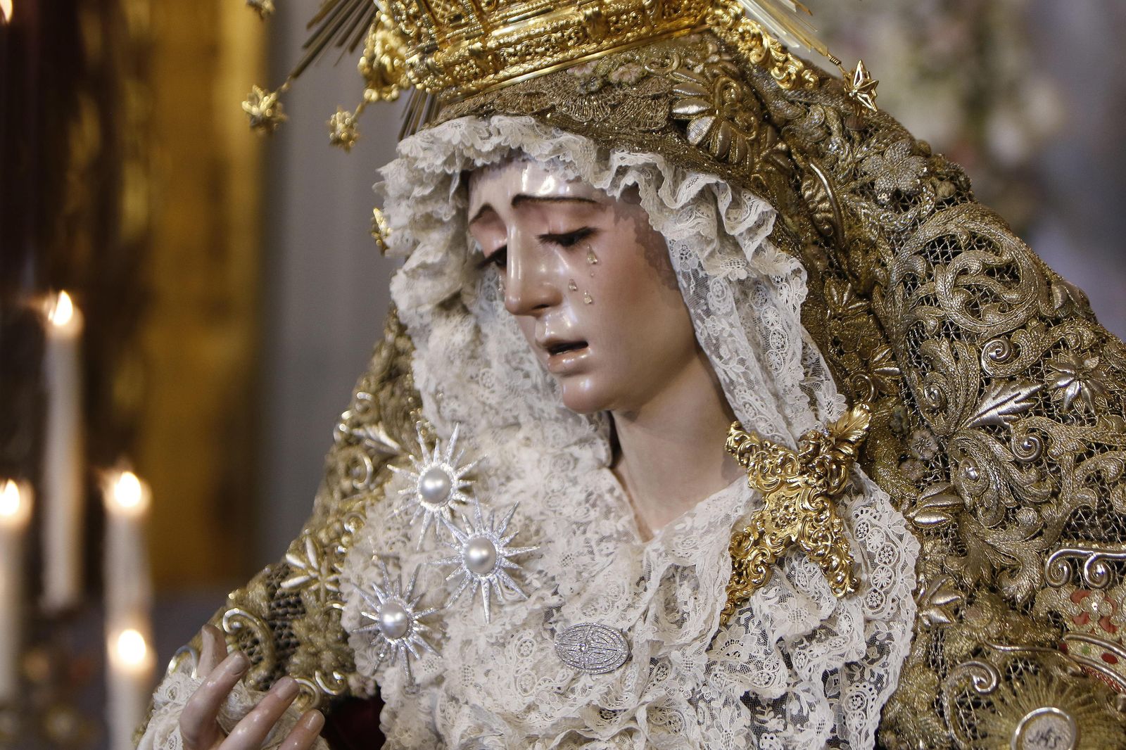Besamanos a la Virgen de la Estrella