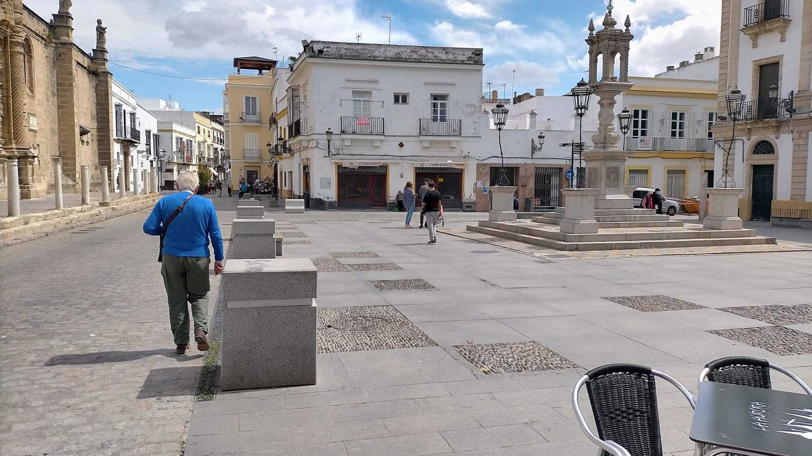 La plaza fue peatonalizada por completo en el año 2010.