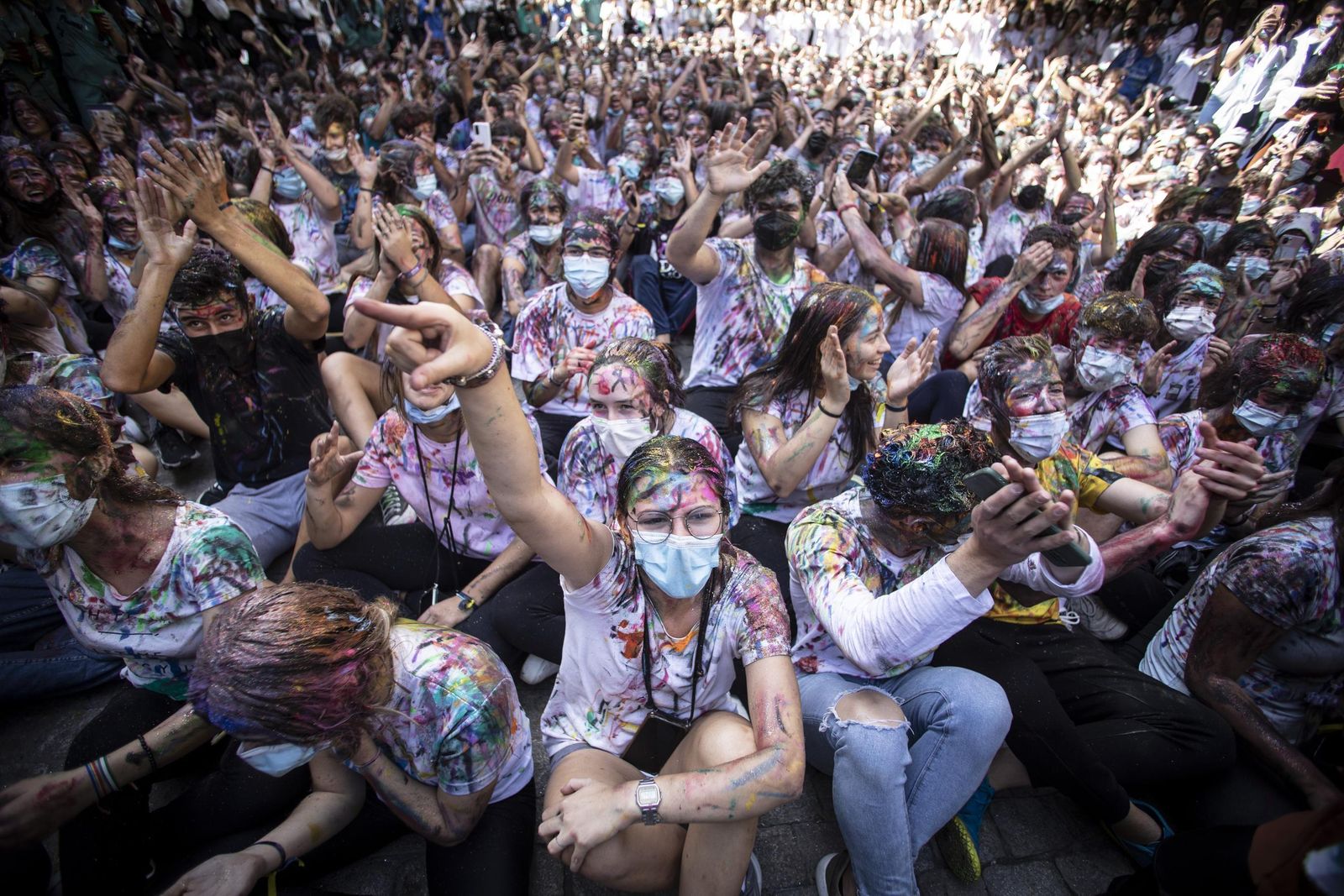 Estudiantes de primero y segundo, pintados.