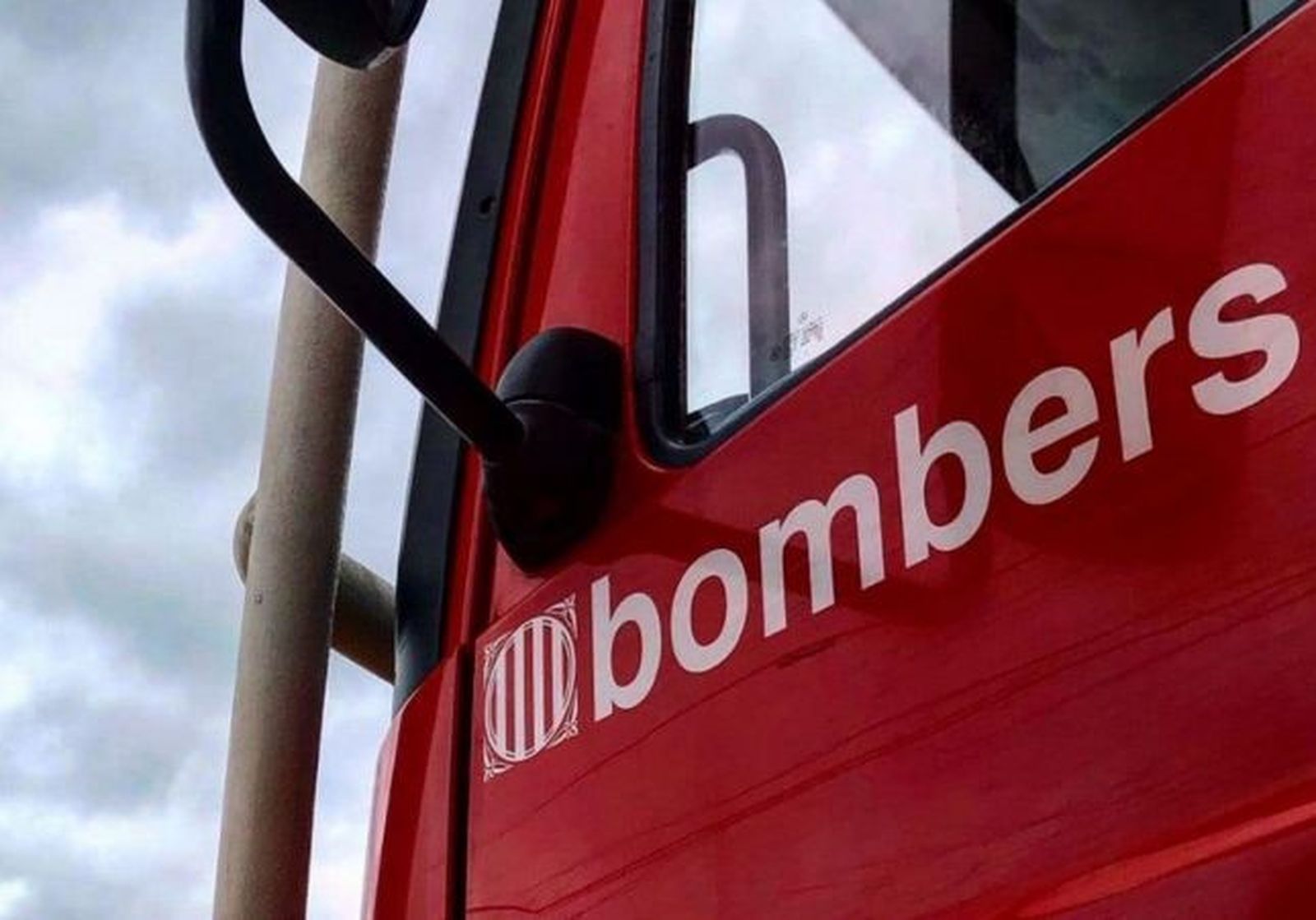 Los Bomberos han enviado cuatro dotaciones a la vivienda y han podido extinguir el fuego