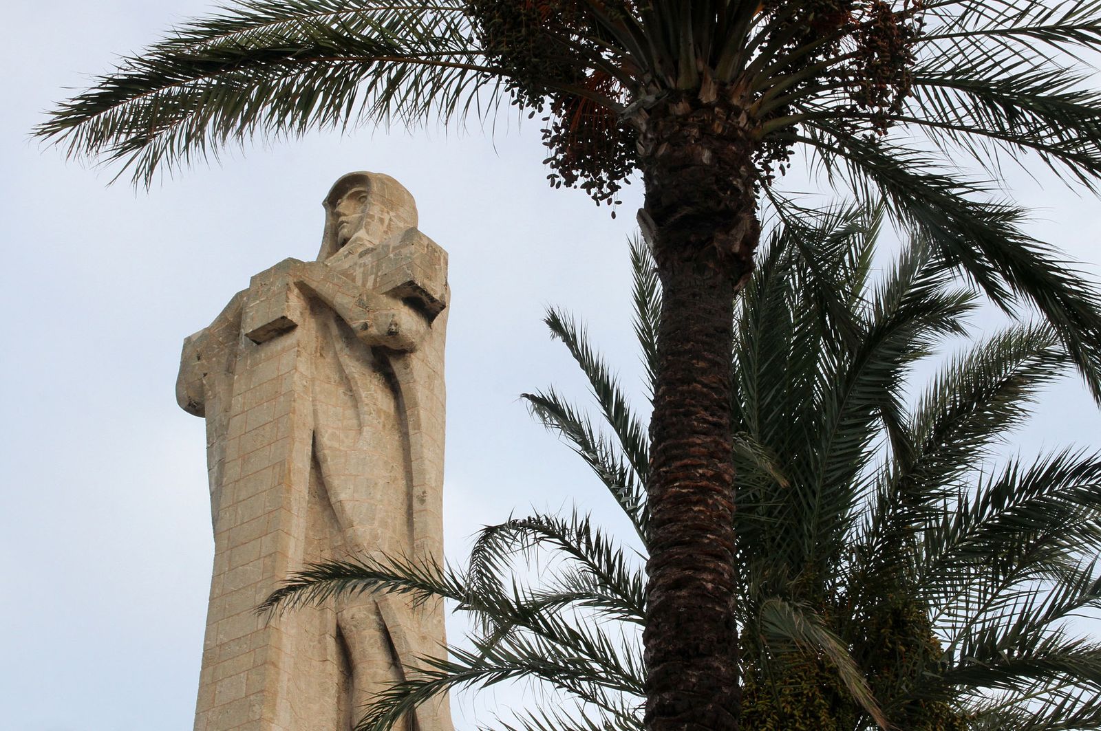 Monumento a Colón en la Punta del Sebo.