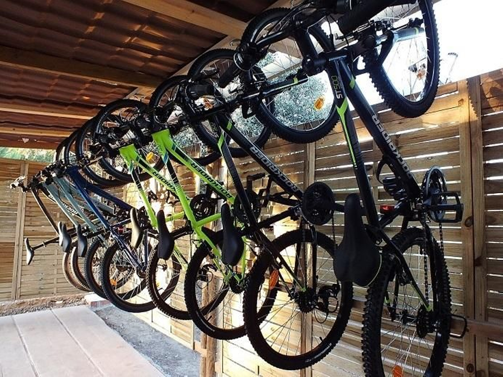 Punto BTT en el Camping Los Villares. Punto BTT en el Camping Los Villares.