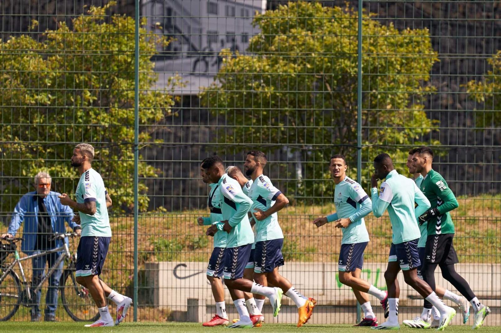 Pretemporada  del Betis: Fotos del primer día de entrenamiento en Wolfsburgo
