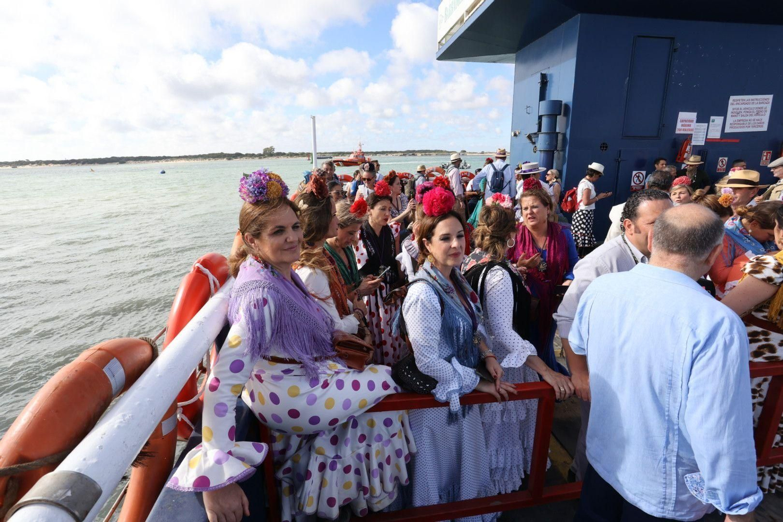 Imágenes del embarque de la Hermadad del Rocío de Jerez