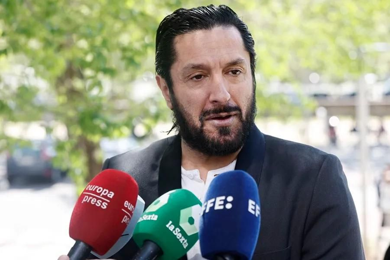 Rafael Amargo atraviesa un momento delicado de salud debido a una infección en el colon.