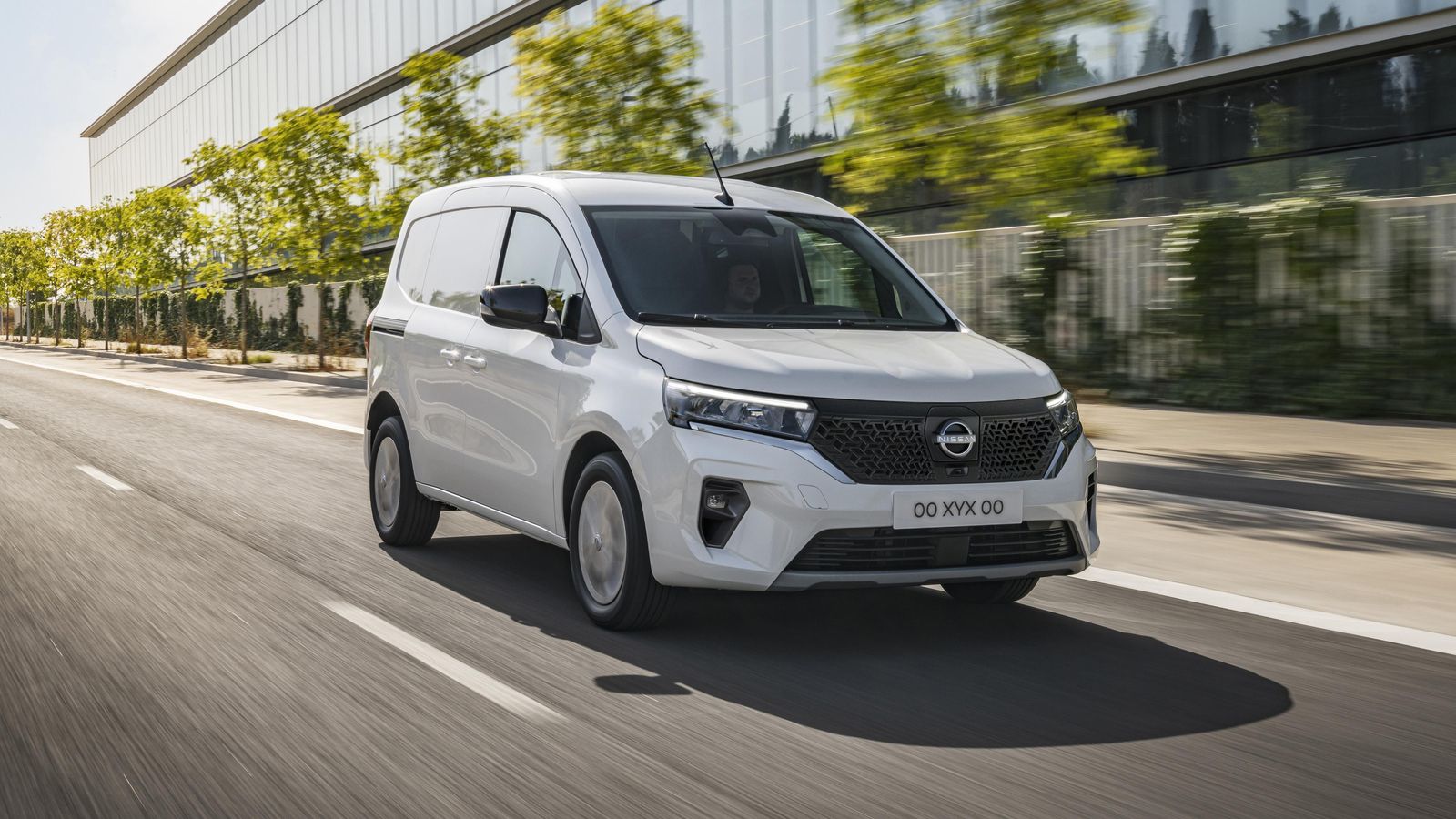 La disponibilidad de conectores CCS en los nuevos eléctricos de Nissan, como el Townstar EV o el Ariya, les abre a la posibilidad de usar la red Ionity de carga.