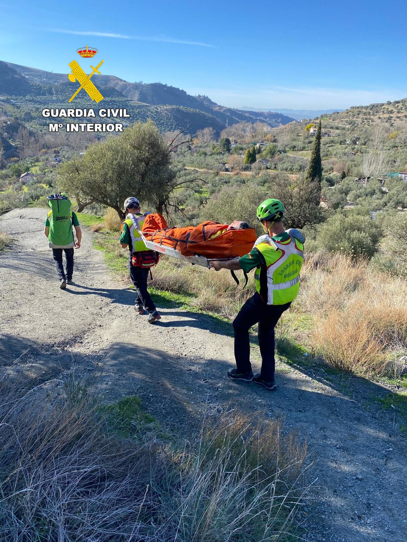 Imagen del rescate previo de un hombre en Monachil