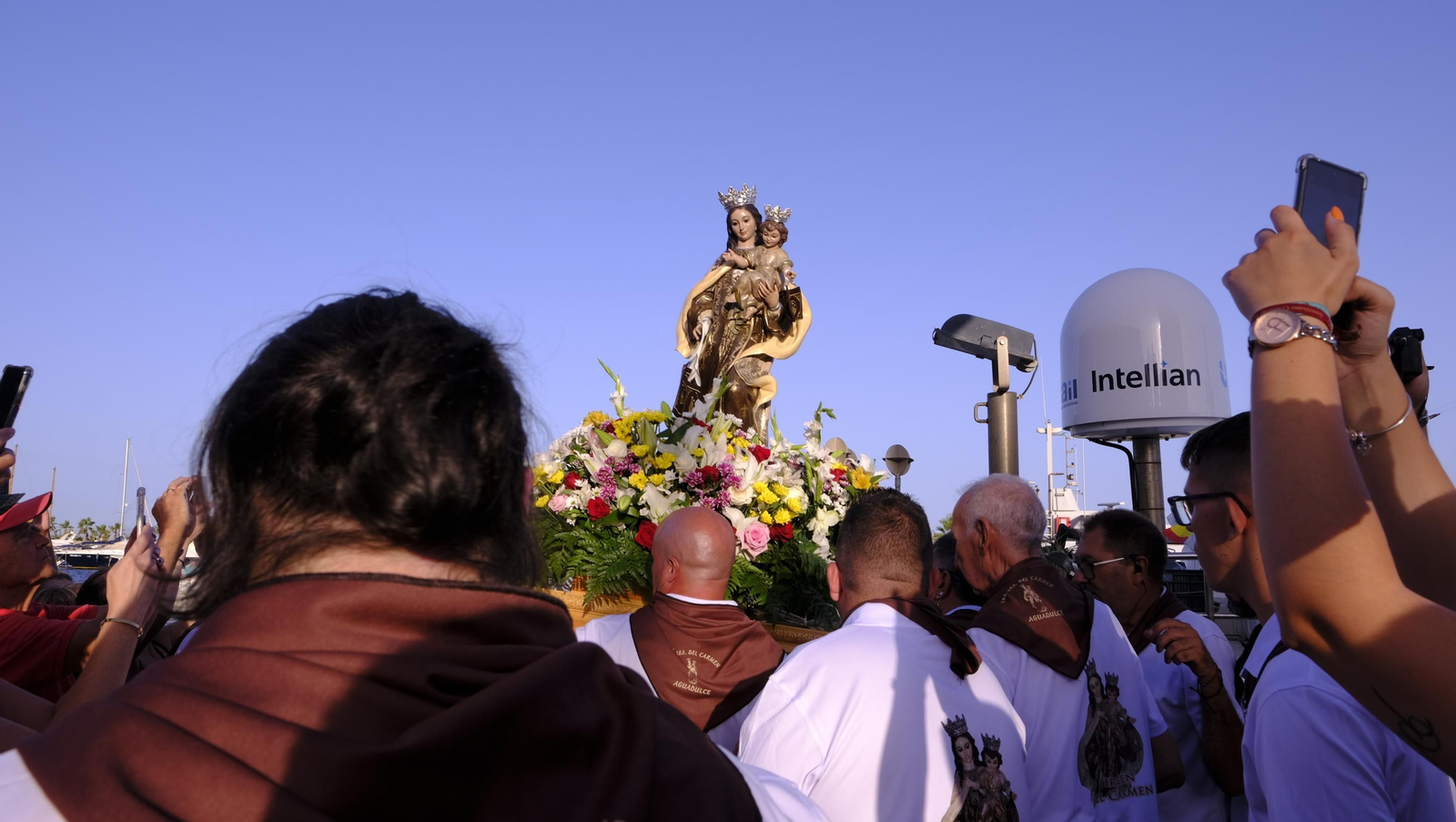 Procesión marinera  de la Virgen del Carmen en Aguadulce