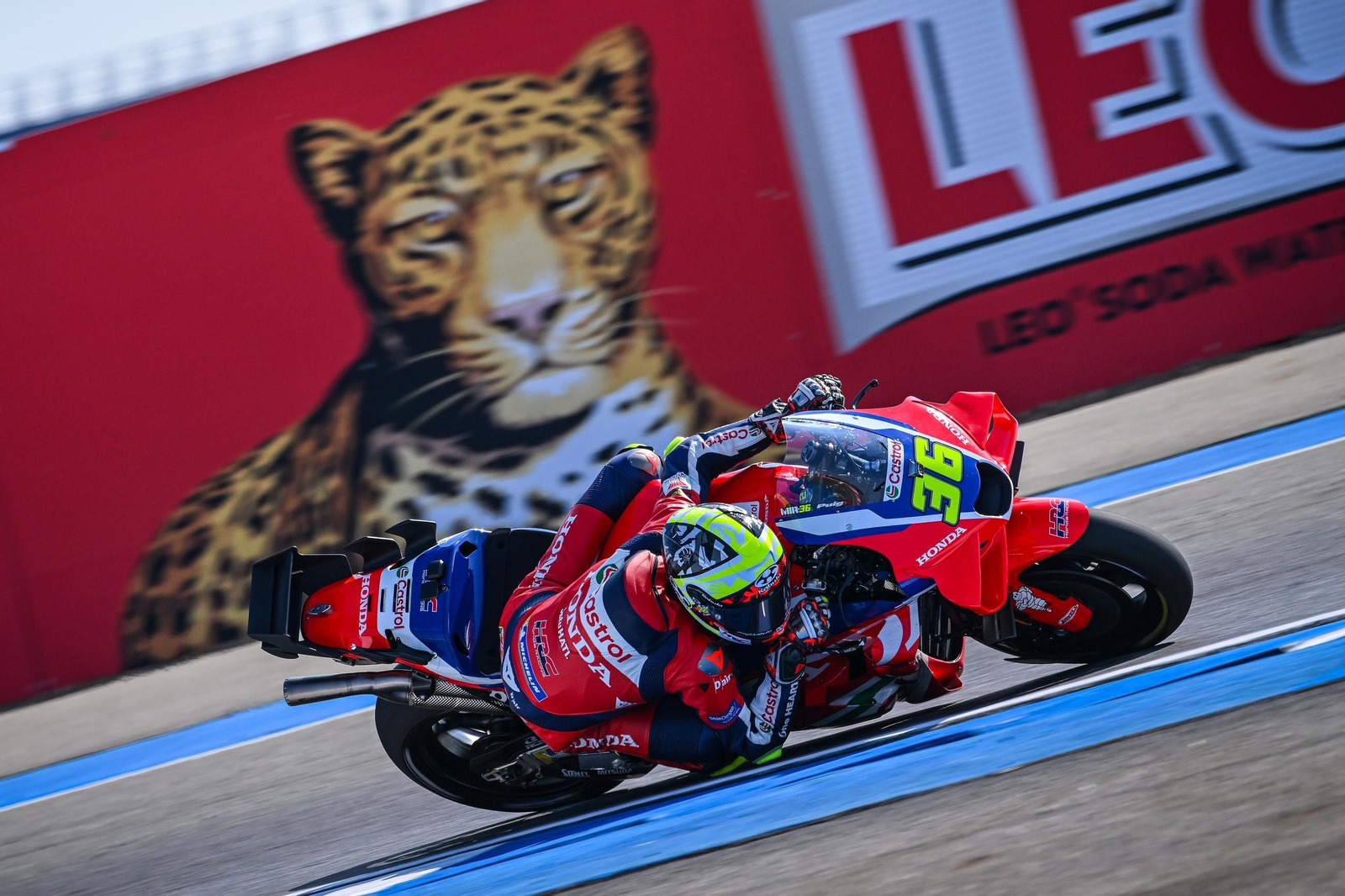 Las fotos del primer triunfo de Marc Márquez en la temporada