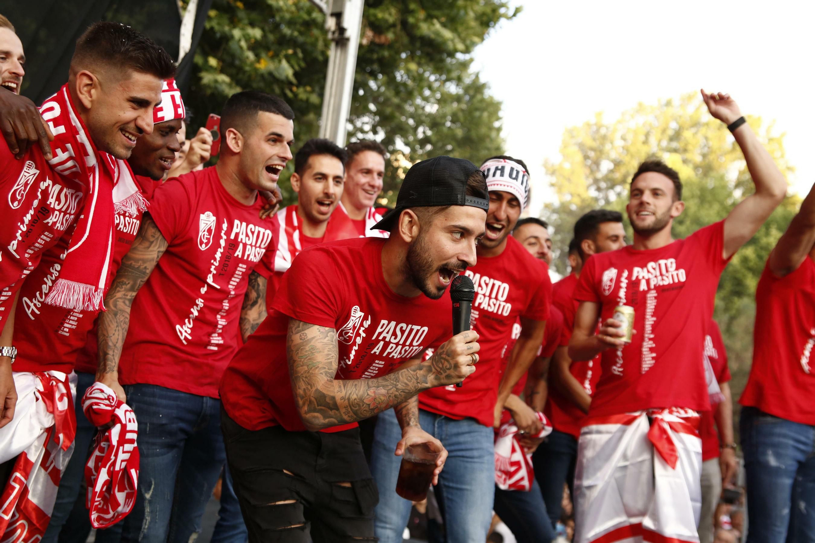 La Fuente de las Batallas, punto de reunión de todo el granadinismo
