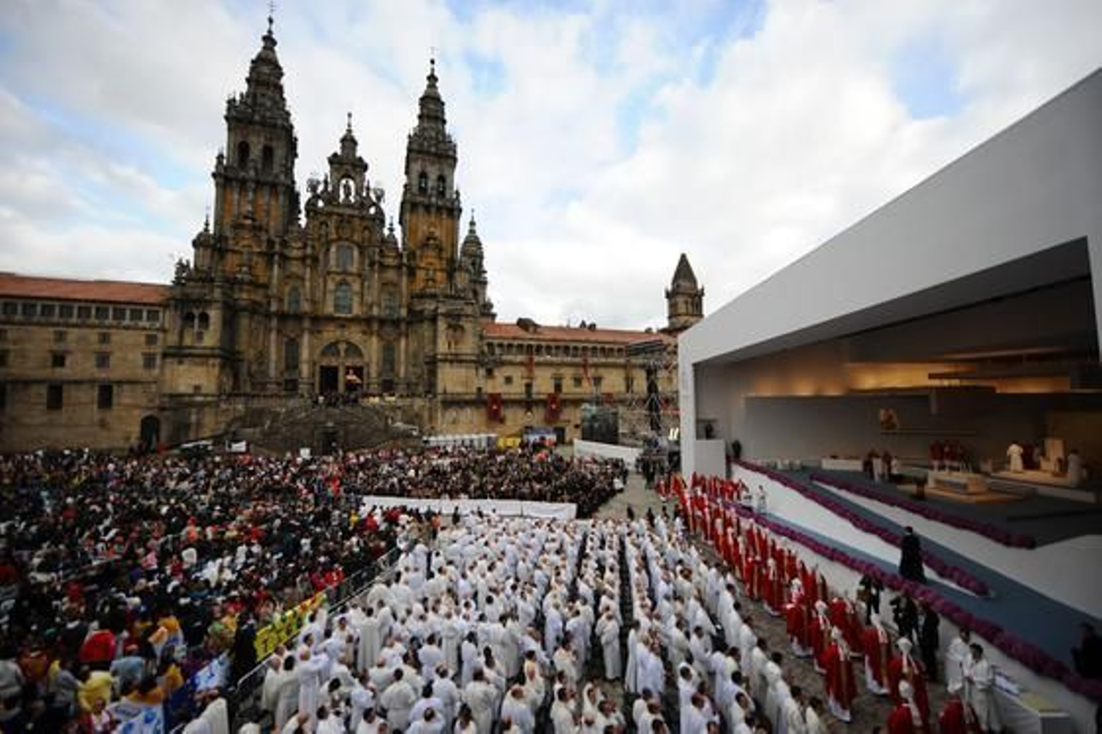 Ratzinger visita Santiago en su segunda visita a España como Pontífice. / AFP