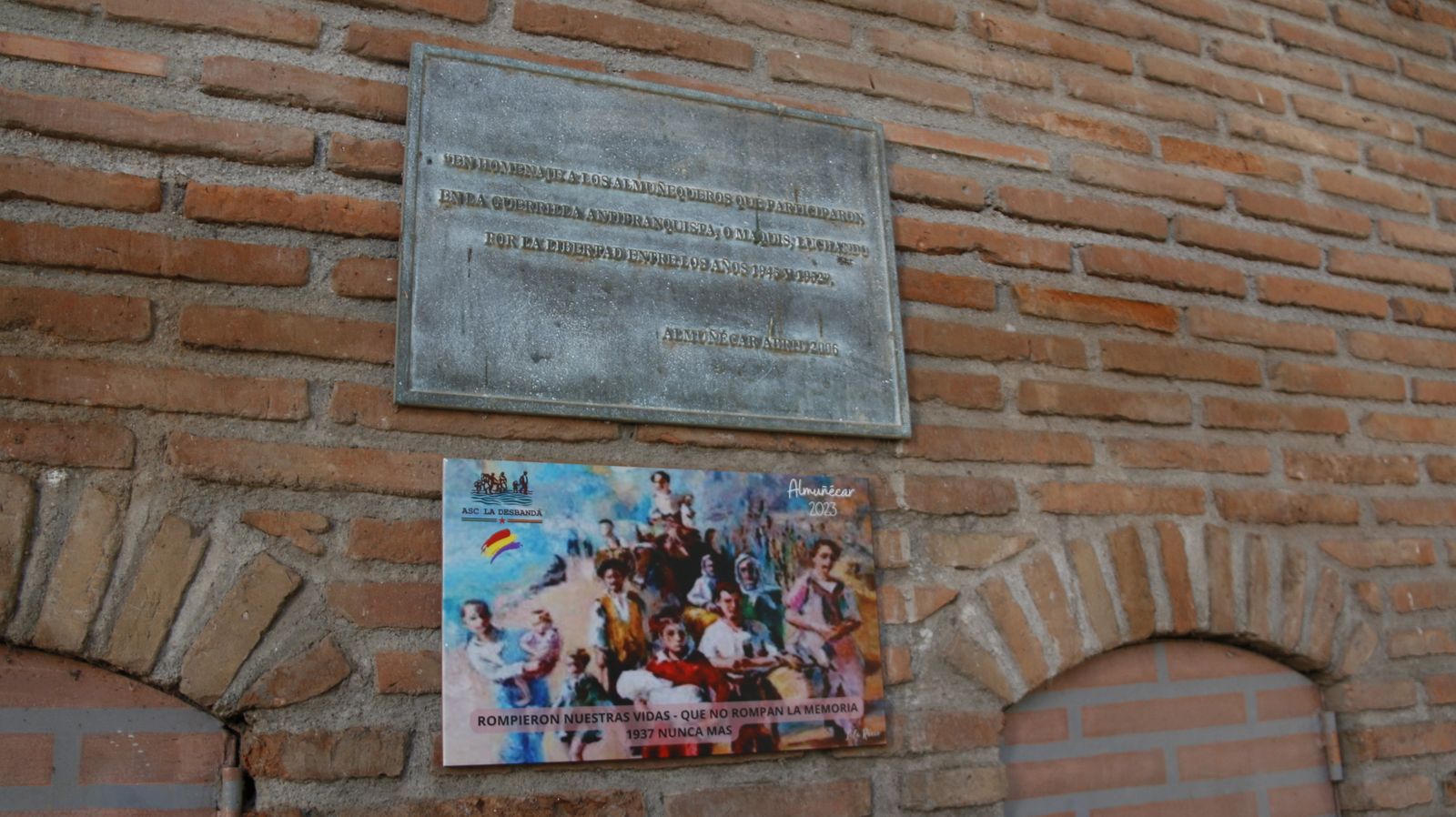 Cientos de personas participan en la marcha de la Desbandá