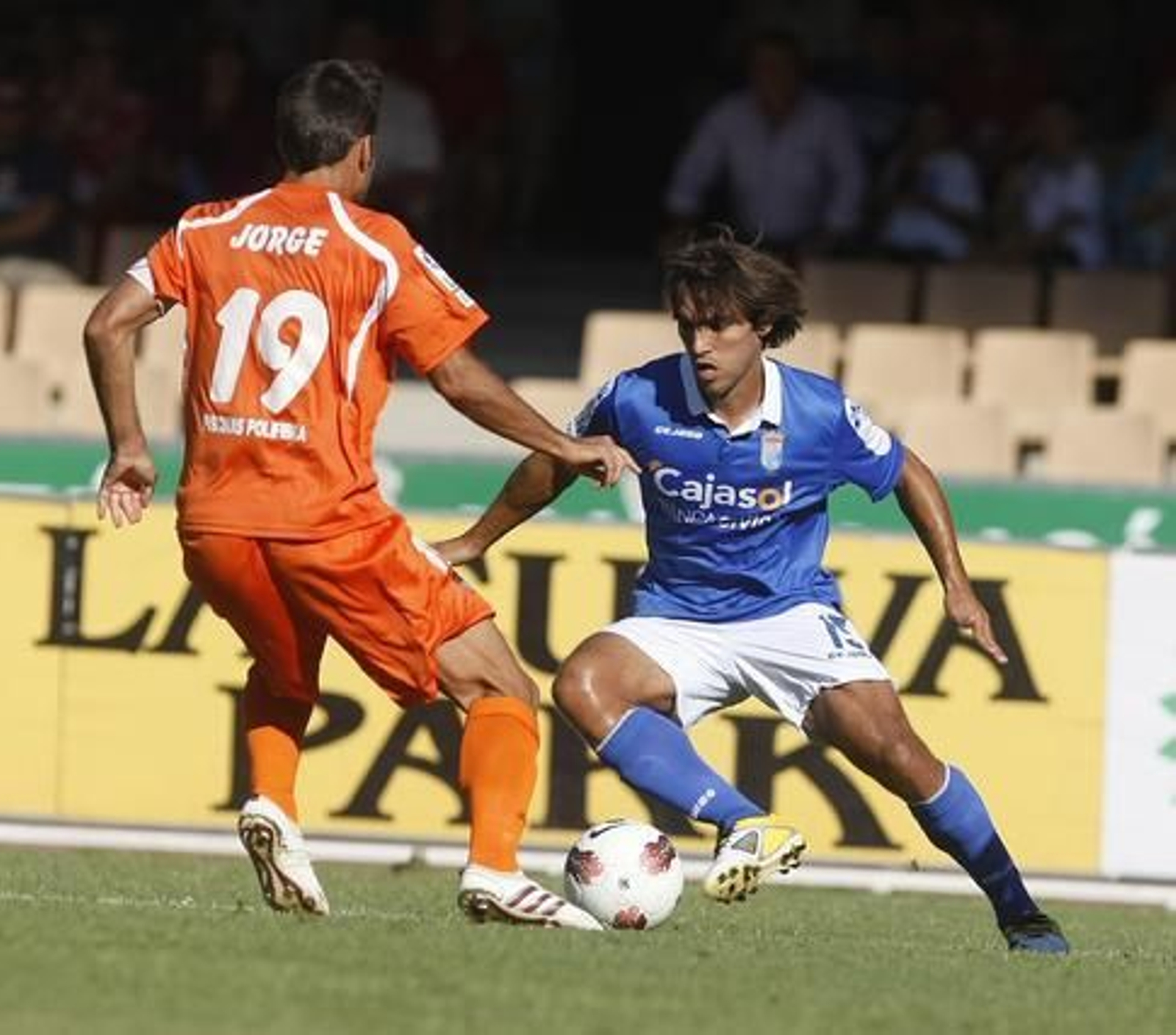 Israel Bascón reconoció tras el partido que "ya se sabe que en esta categoría no te puedes relajar. No hemos estado finos, no hemos tratado bien el balón".

Foto: Juan Carlos Toro