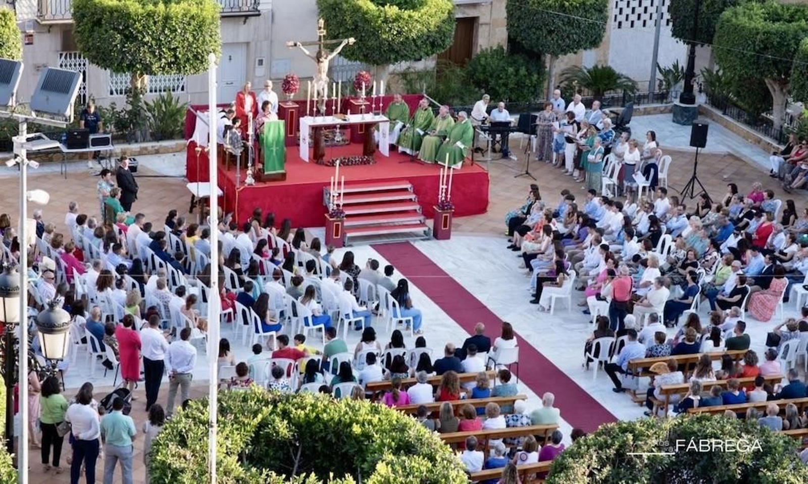Momento de la ceremonia en la Plaza de San Francisco