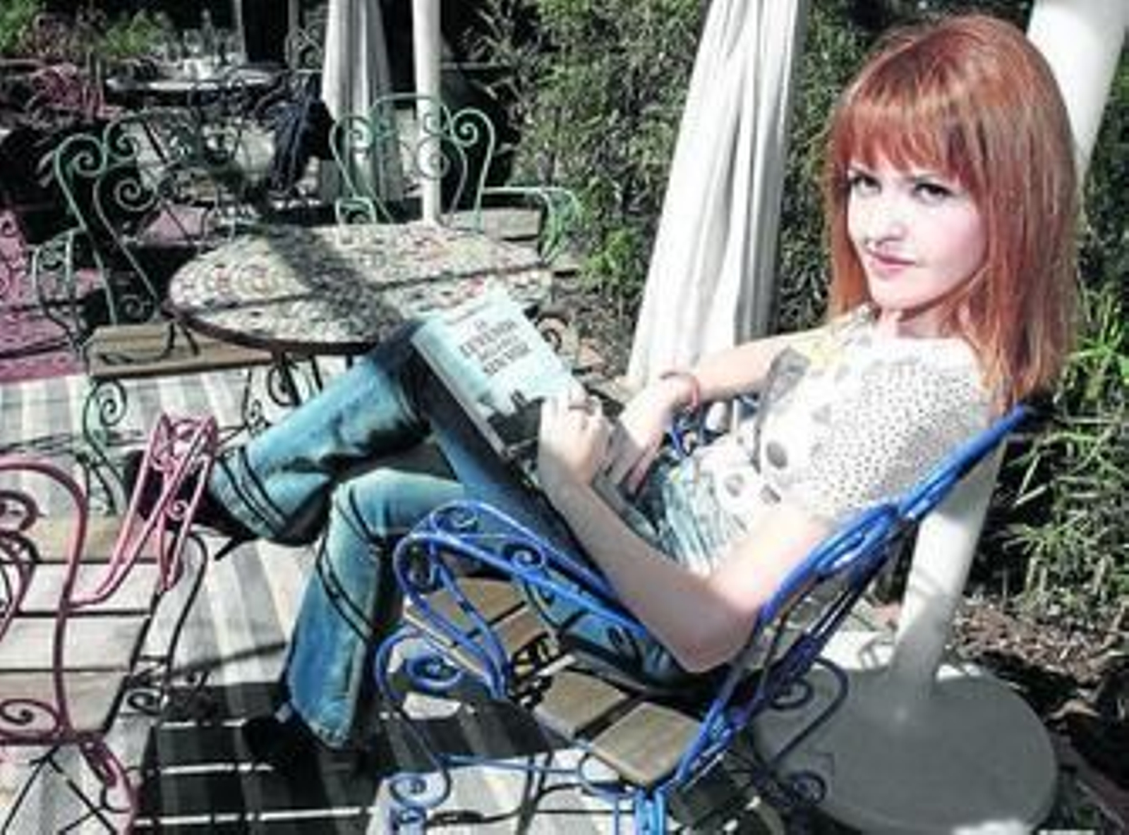 La narradora y dramaturga Vanessa Montfort reflexiona sobre las crisis y la dignidad humana en su nuevo libro.