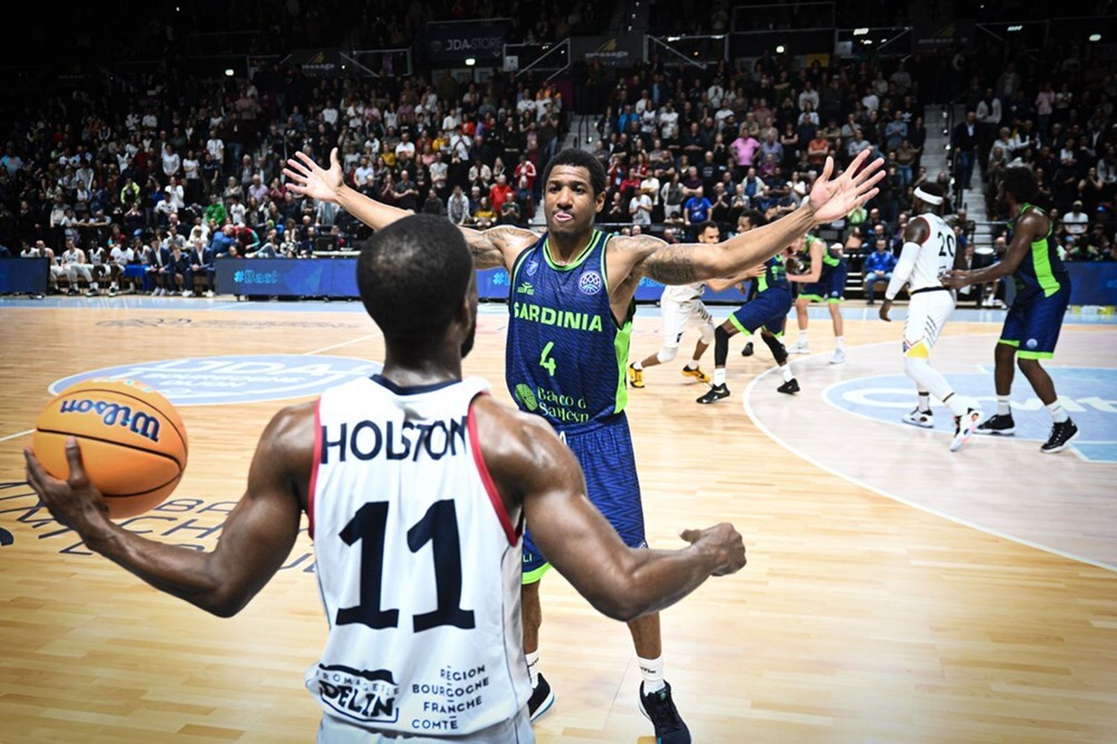 Gerald Robinson, ante Holston.