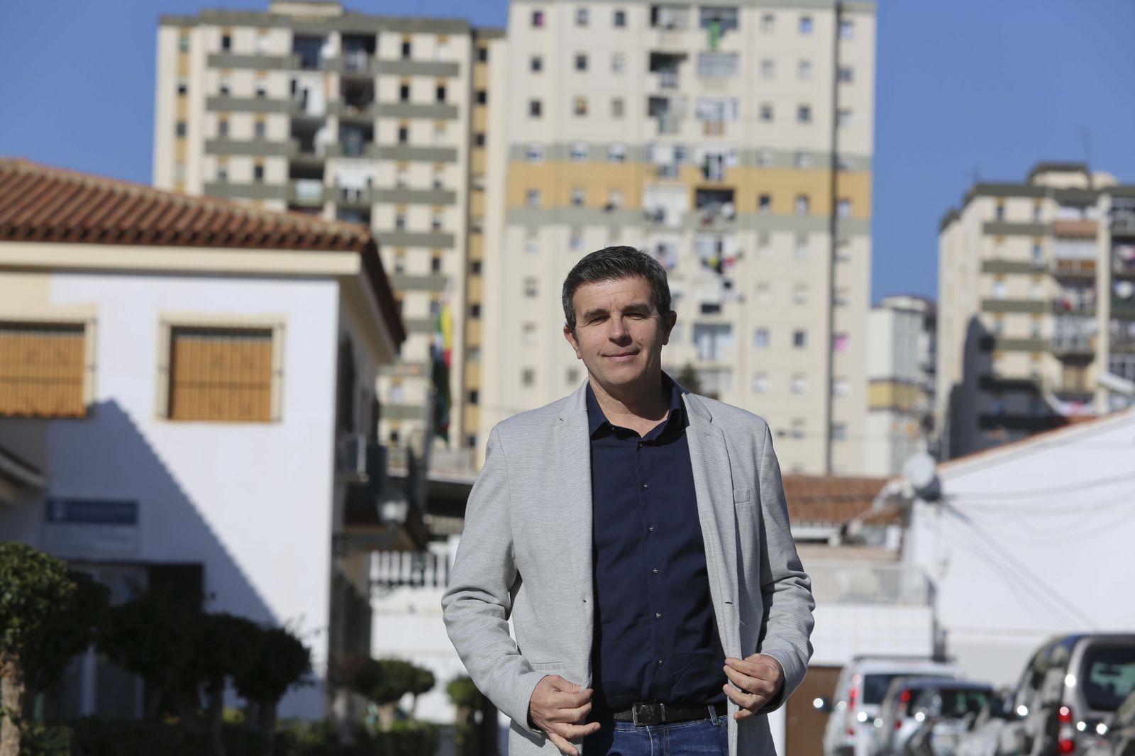 Tomás Pérez Benz en una de las calles de La Palmilla, donde ASIT tiene una sede.