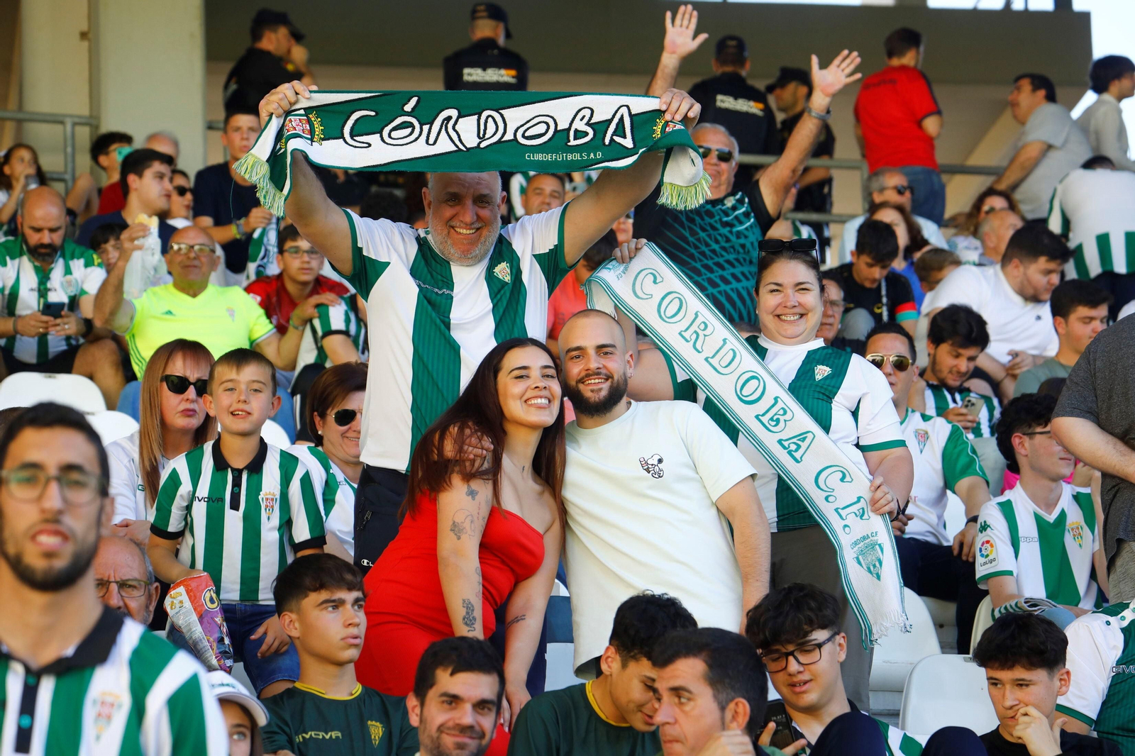 Varios aficionados cordobesisas, en El Arcángel.