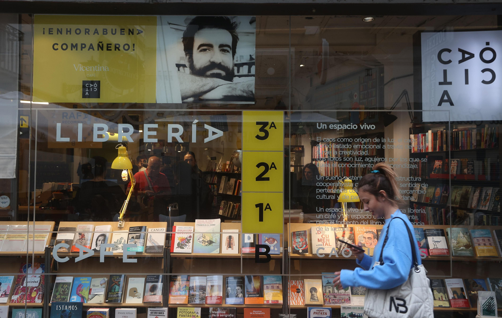 Homenaje a Rafa Castaño en la librería de la que es socio