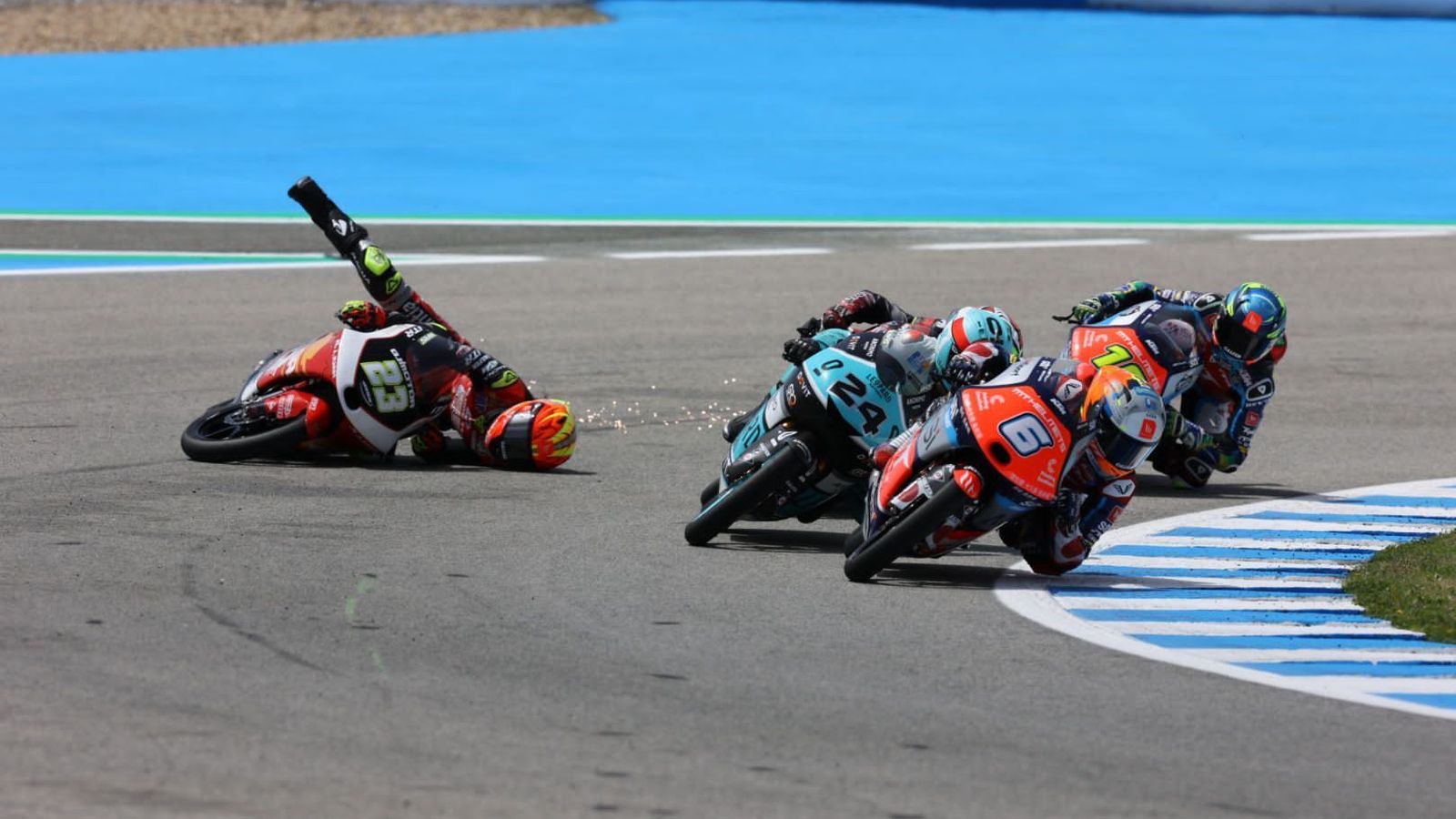 Aparatosa caída de Elia Bartolini.