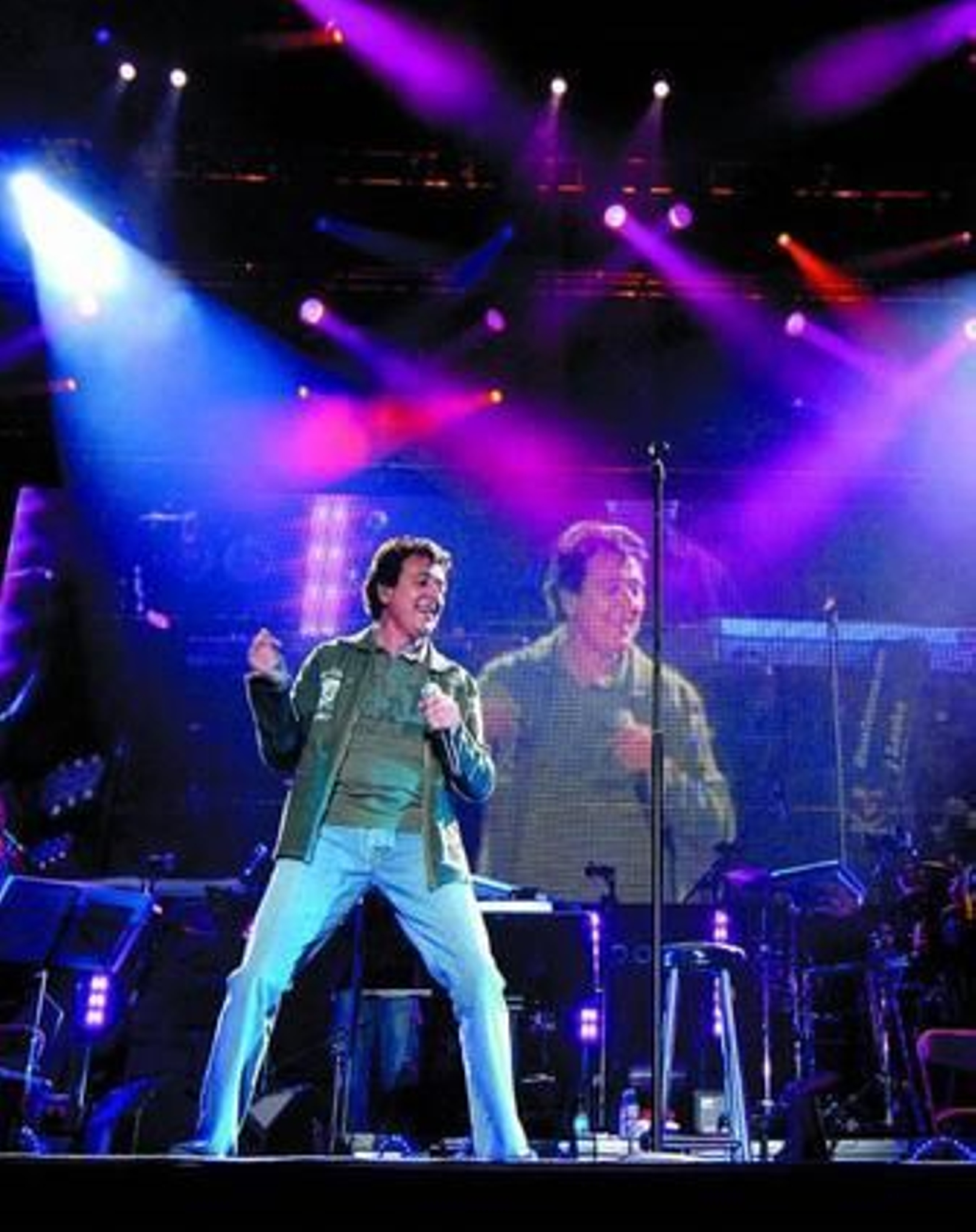 Manolo García estuvo arrollador en el concierto de debut de su gira 'Saldremos a la lluvia'.