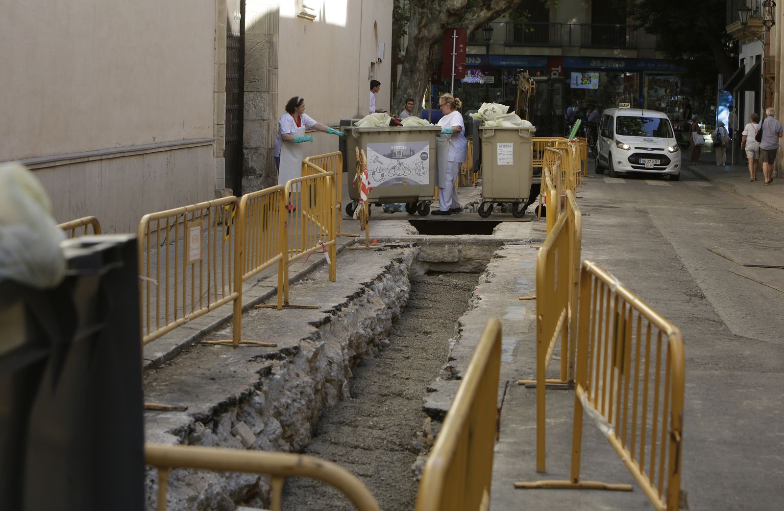 Obras en la calle Canalejas y Cristo del Calvario. Eliminación de aparcamientos