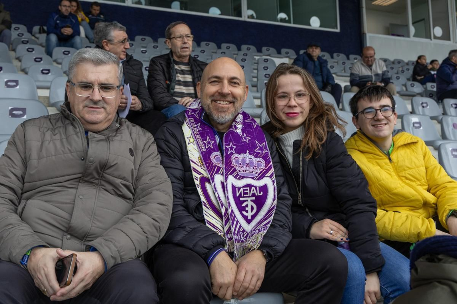 La emoción del triunfo in extremis del Real Jaén ante el Atlético Mancha Real, en imágenes