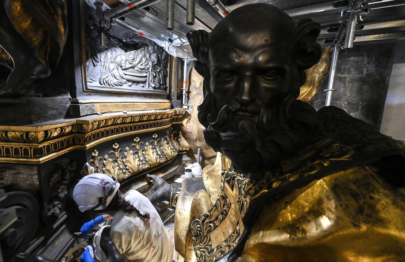 Restauración del Baldaquino de Bernini en el Vaticano