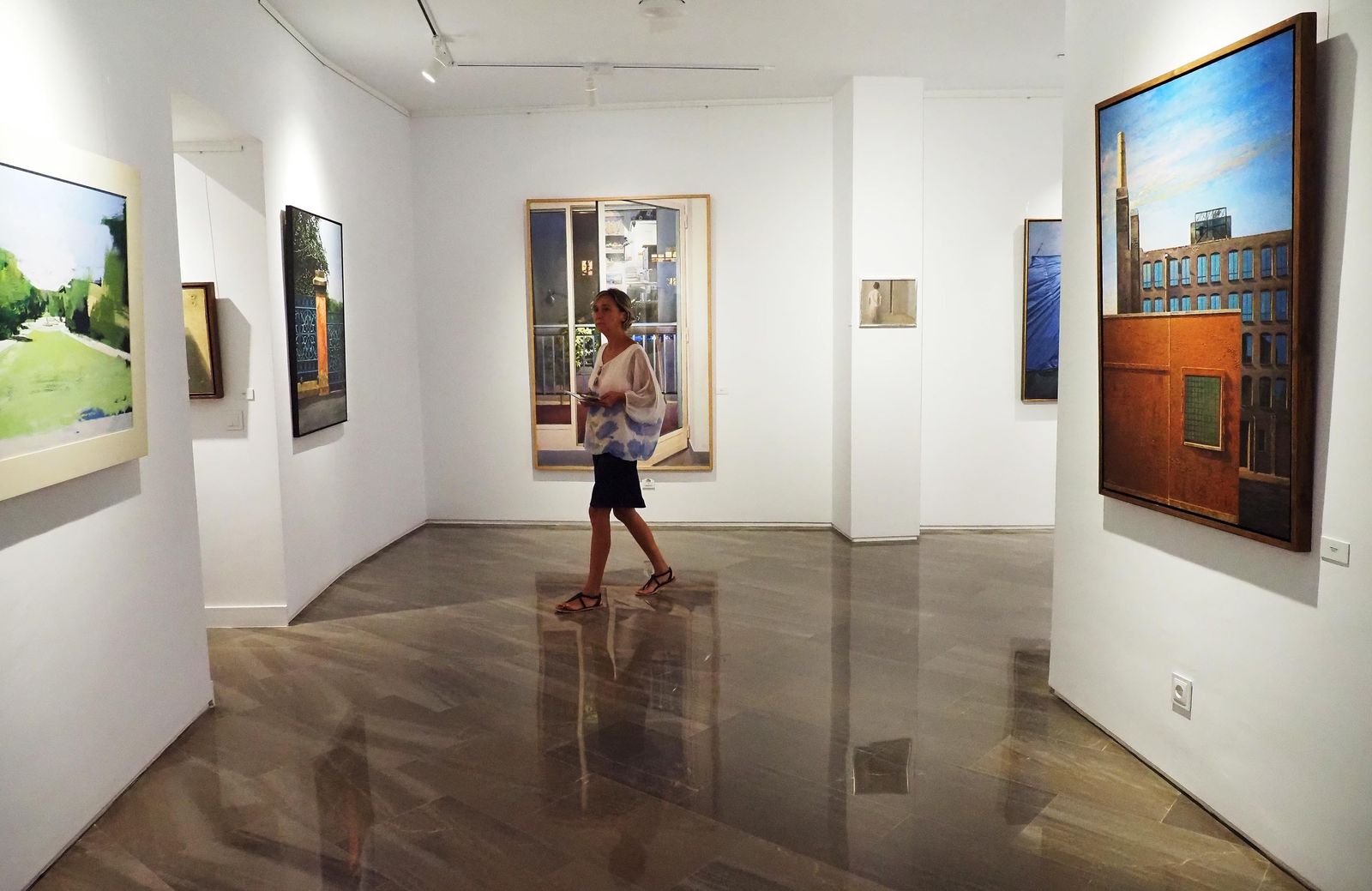 Enrique Romero Santana regresa a Lepe y pone en marcha la primera galería de arte de la ciudad.