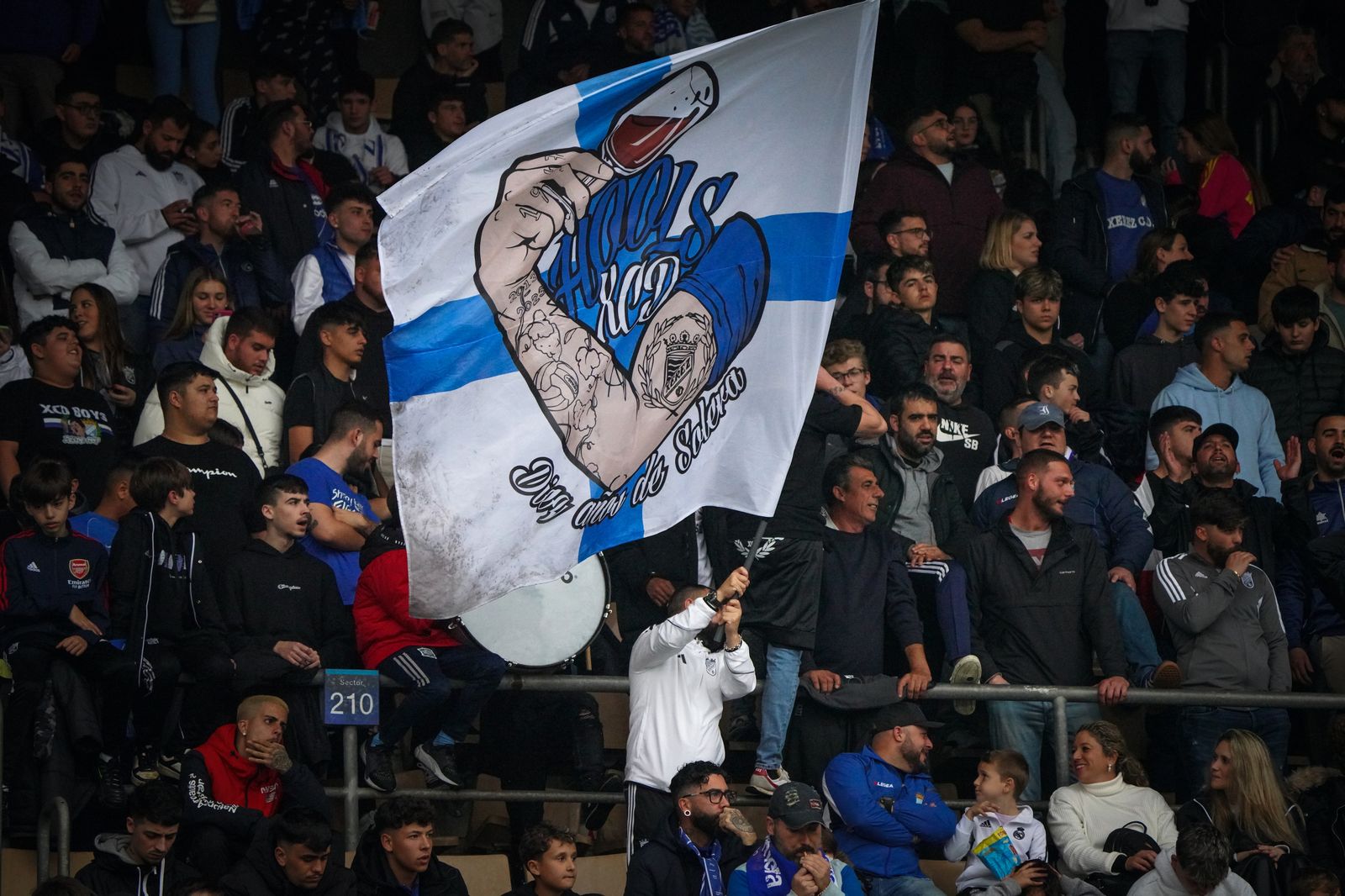 Búscate en el partido del Xerez CD - Cabecense