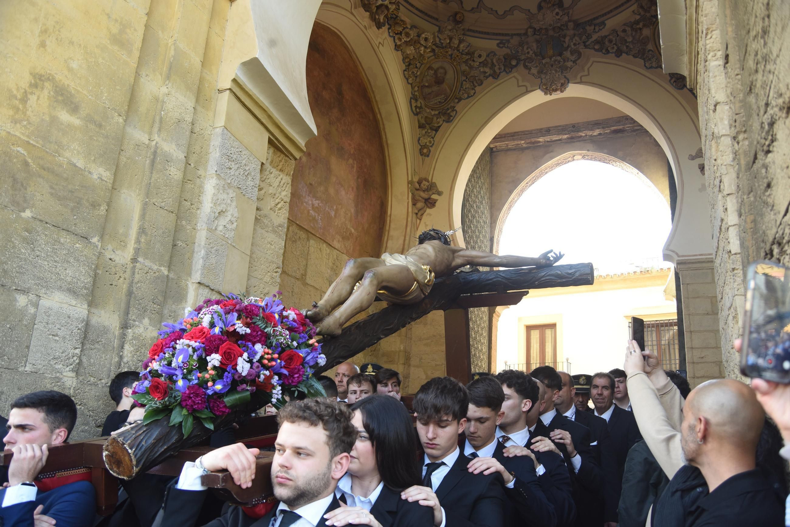 Las mejores fotos del traslado de la hermandad de la Agonía de Córdoba