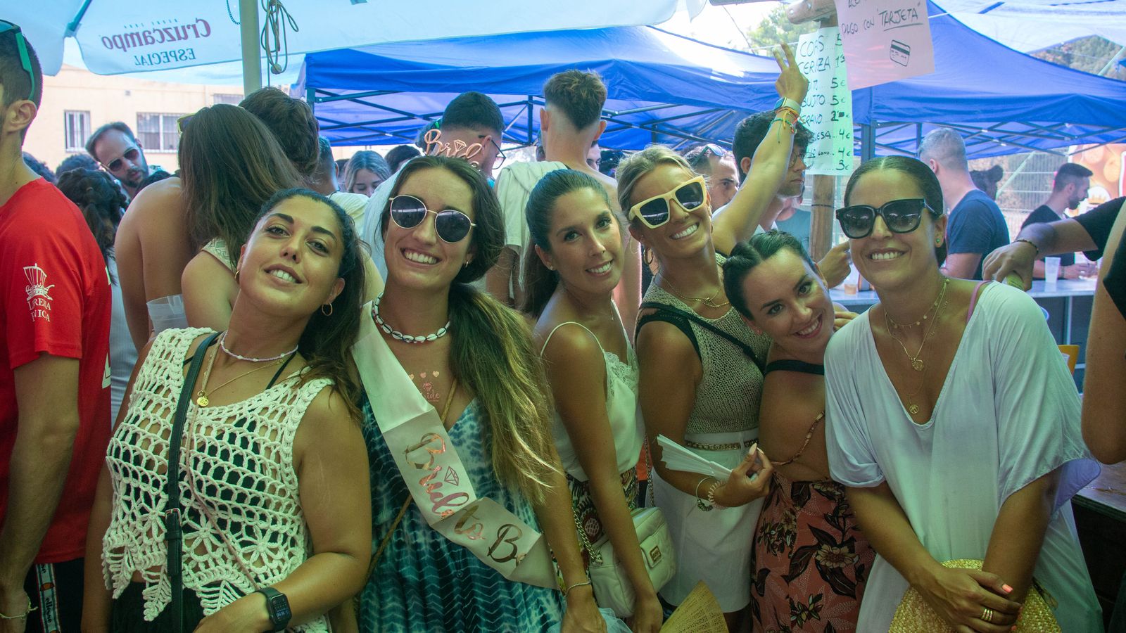 Ana y sus amigas de despedida de soltera