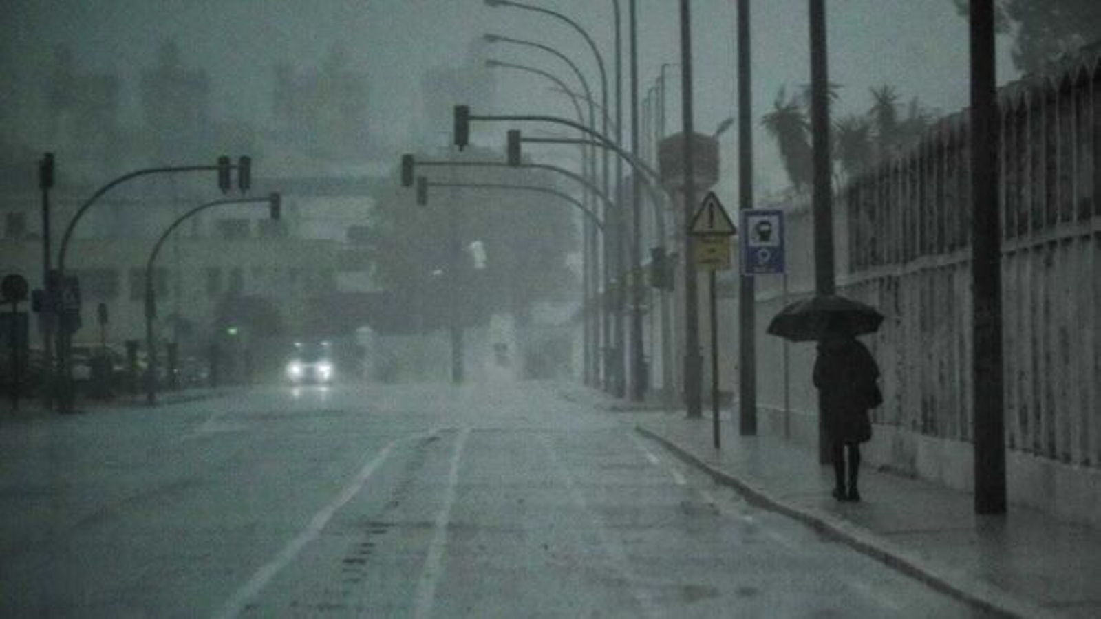 La lluvia vuelve este lunes a Cádiz