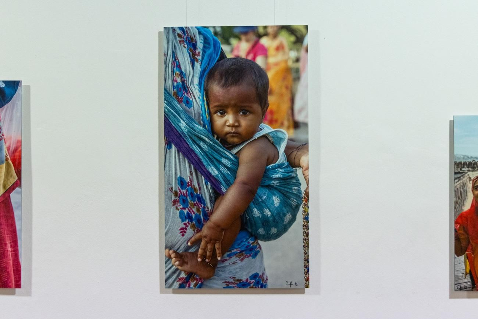 ‘Saris de seda, realidades desveladas’: una mirada fotográfica a la fuerza y dignidad de las mujeres de la India en los Baños Árabes de Jaén