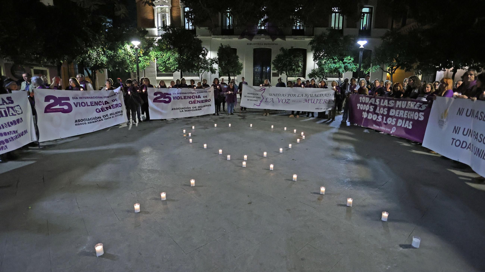 Imágenes de la manifestación del 25N 2024 en Jerez
