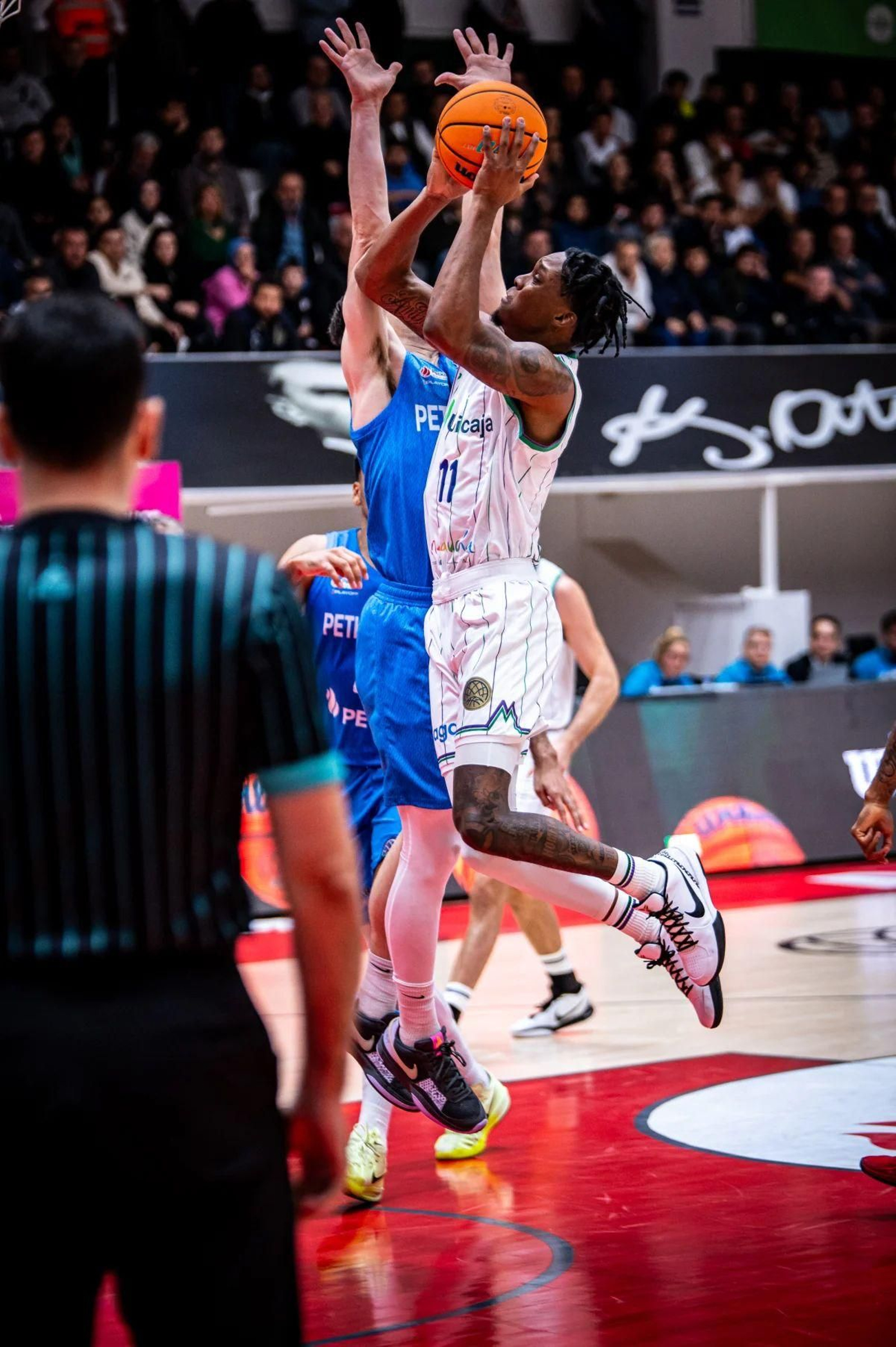 Las fotos del Aliaga Petkimspor - Unicaja de BCL