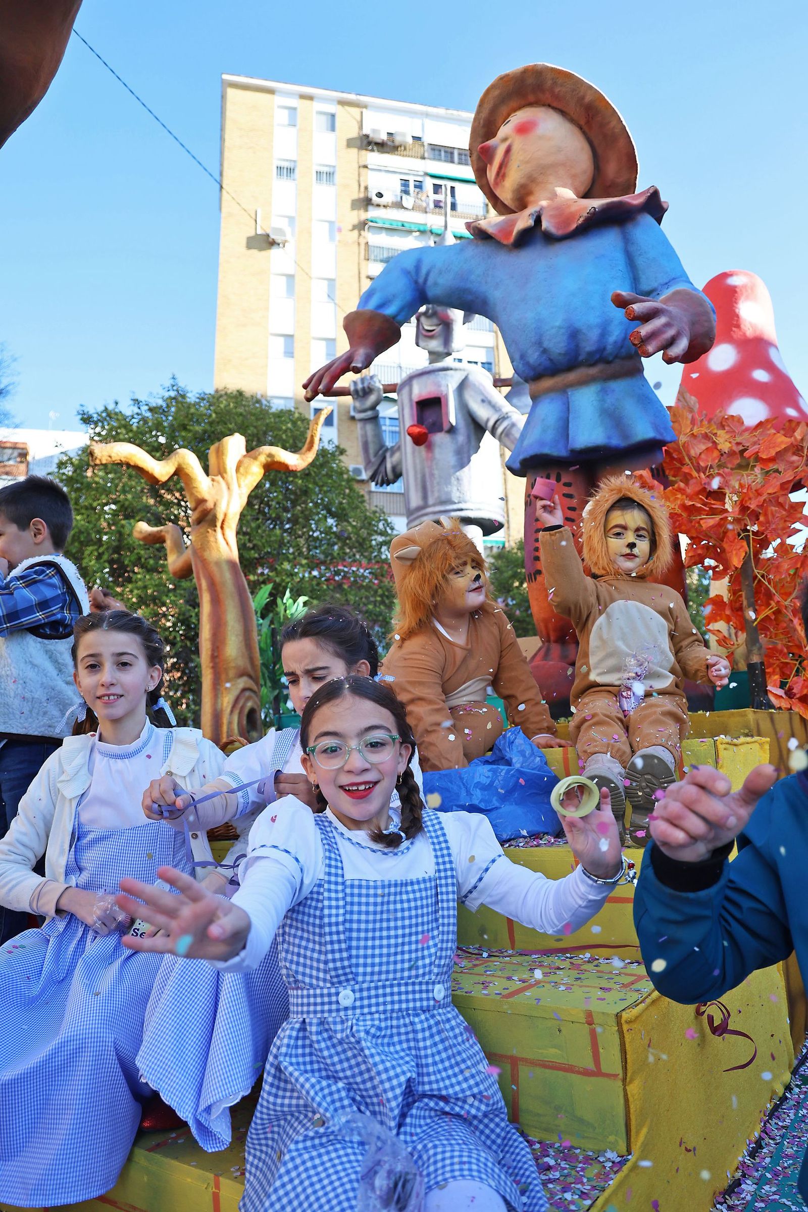 Las mejores fotografías de la salida y recorrido de la cabalgata de Reyes Magos 2026