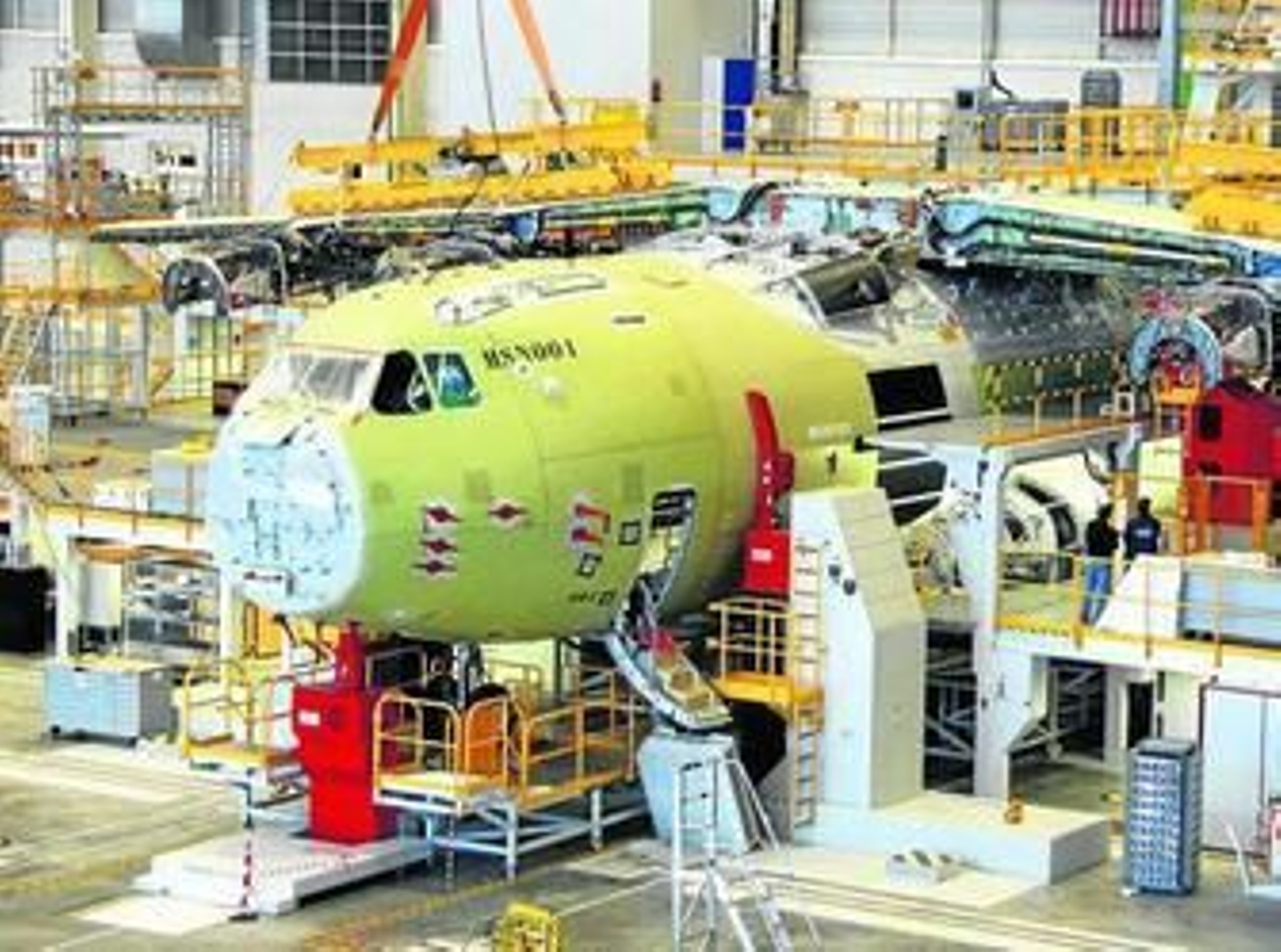 Planta de montaje final del avión militar A400M en la factoría de EADS de San Pablo, en Sevilla.
