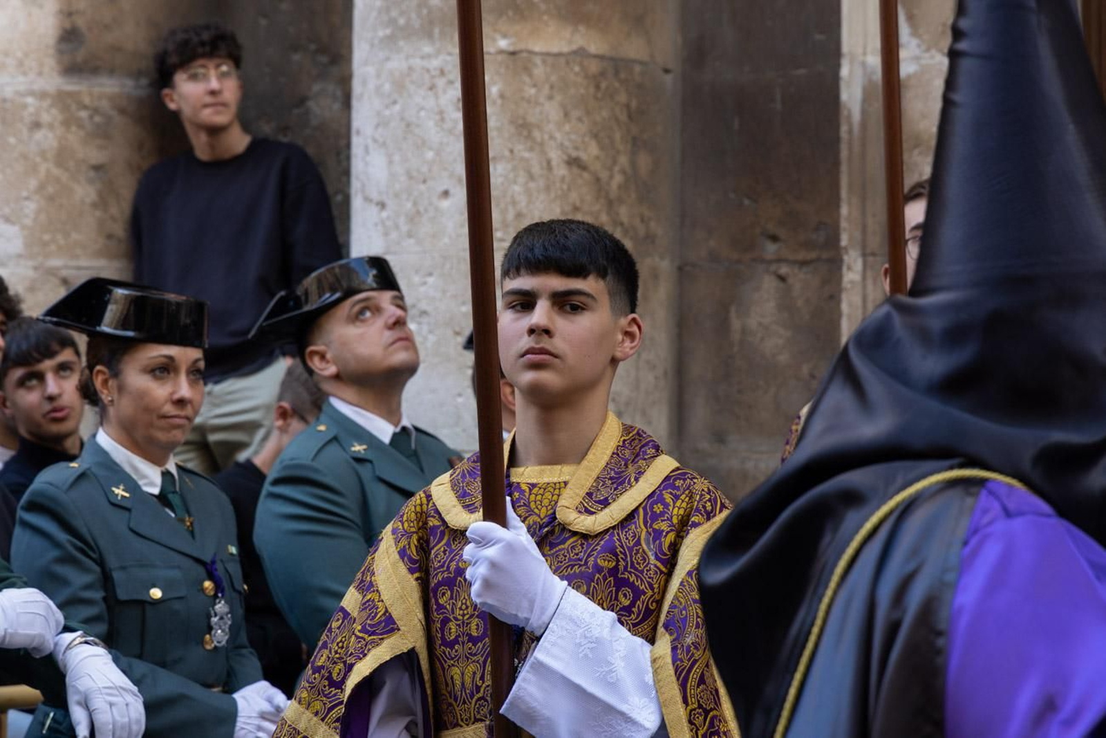 Las cofradías de la Vera Cruz, Expiración y Gran Poder lucen sus cortejos en la calle