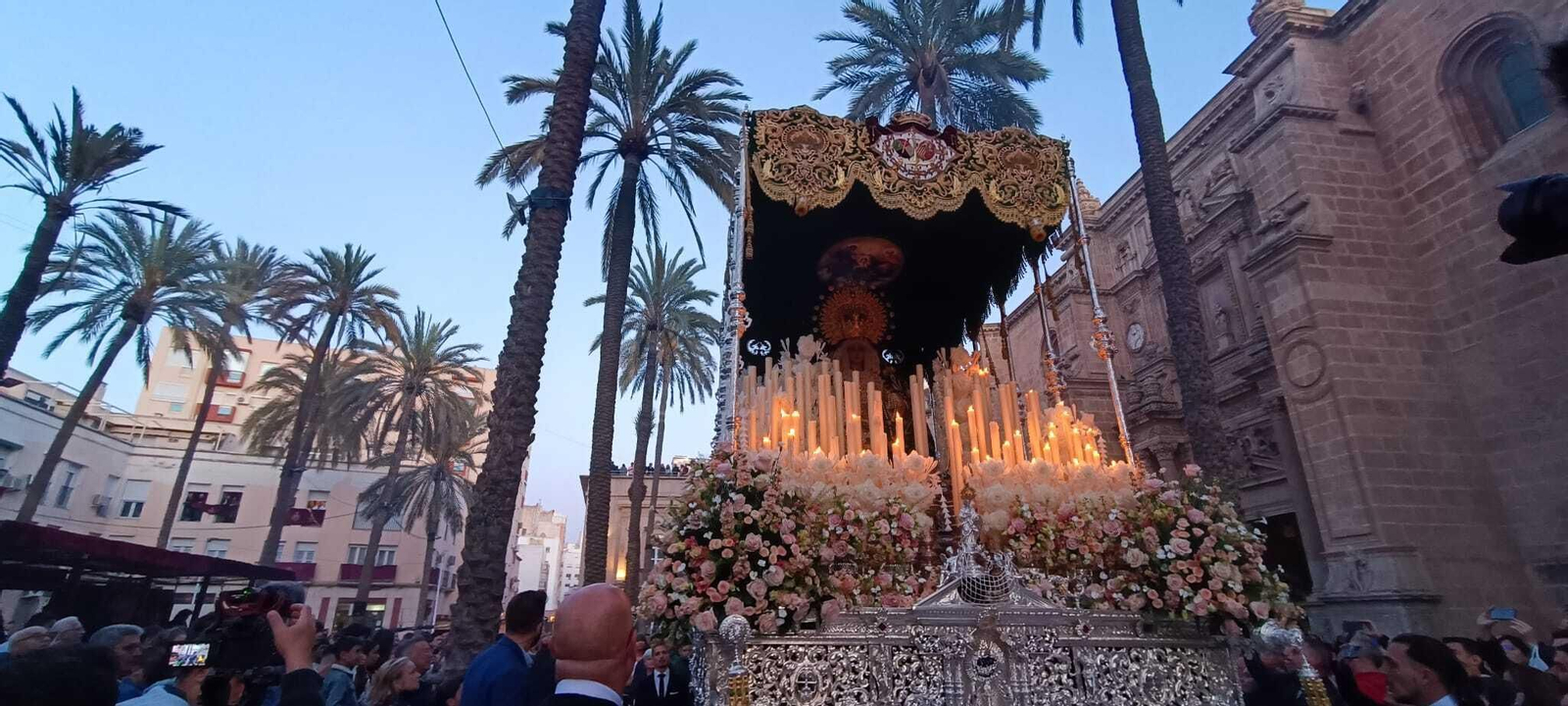 La Virgen de la Esperanza, en la Plaza de la Catedral.