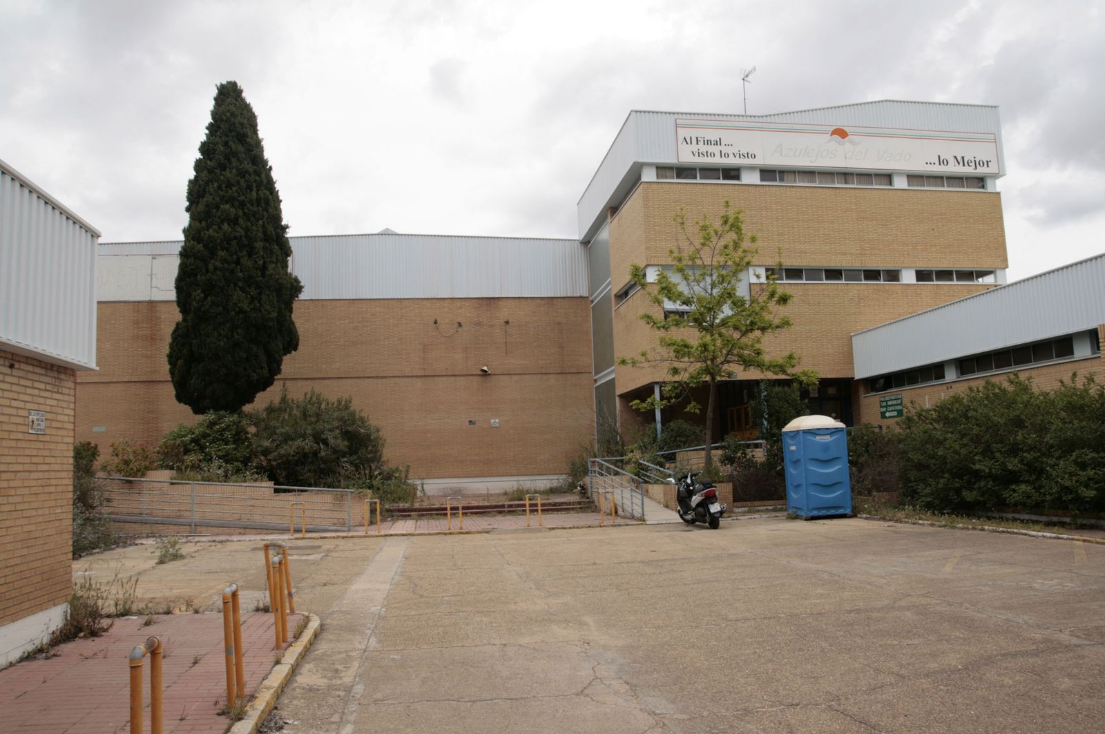 Parte de las instalaciones del polideportivo Las Américas, ubicadas en las confluencias de las calles Galaroza, Cartagenera y Los Milanos.