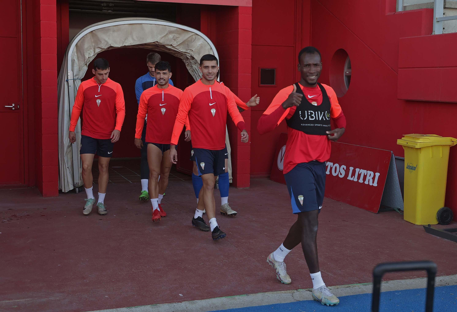 La vuelta a los entrenamientos del Algeciras después del descanso de Navidad, en imágenes