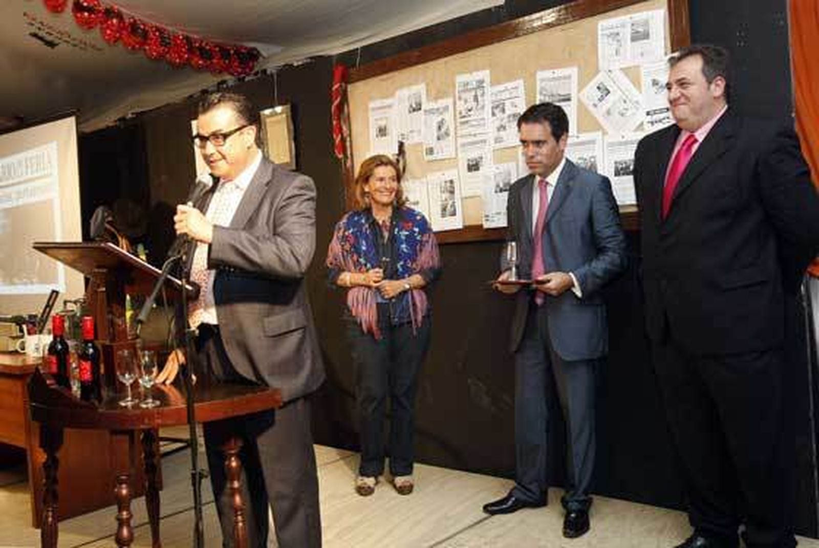 El alcalde de El Puerto, Rafael Navas, Enrique Moresco, María del Carmen Osborne y José Luis Navarro.  Foto: Fito Carreto y Andrés Mora