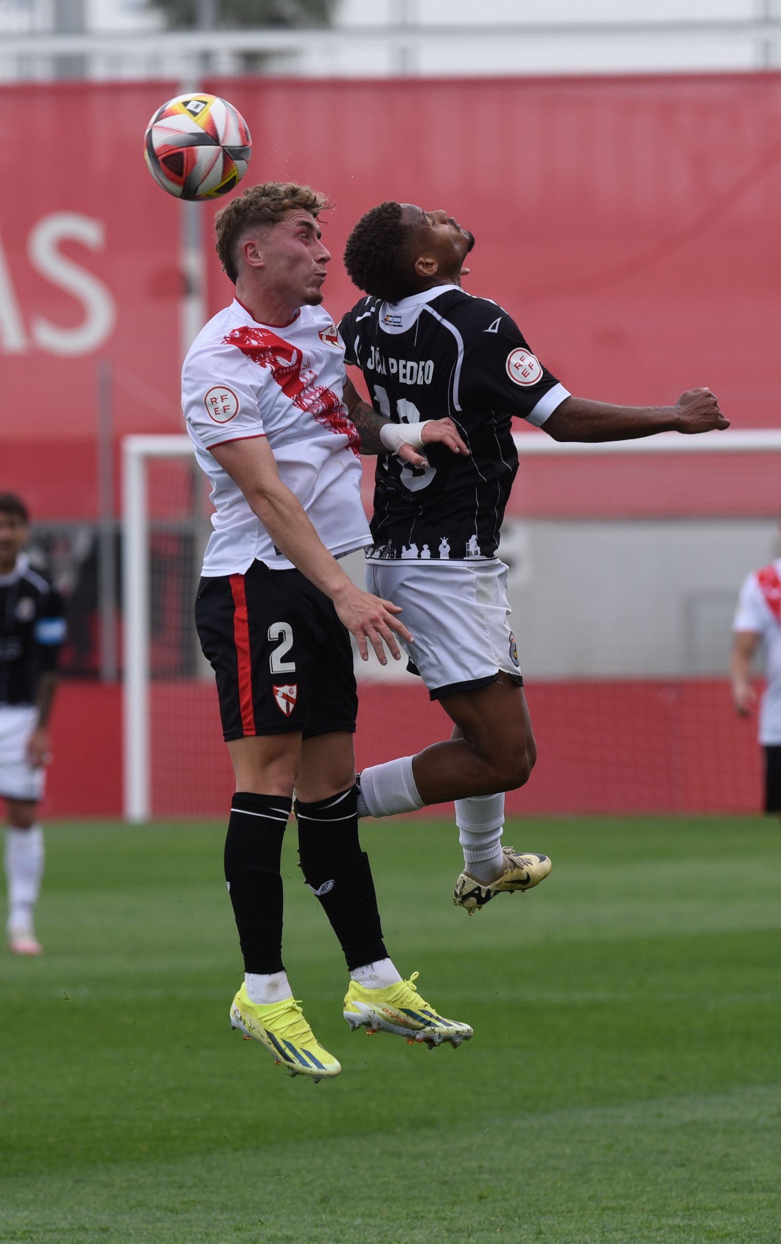 Partido del Sevilla Atlético con la Real Balompédica Linense