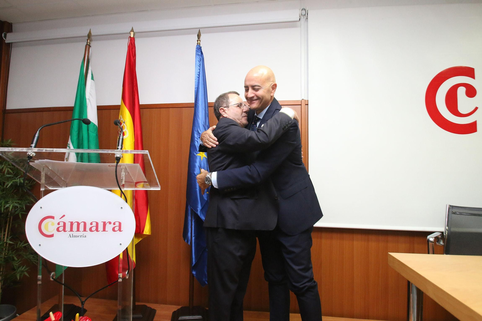 Fotogalería de la toma de posesión de Jerónimo Pérez como presidente de la Cámara de Comercio