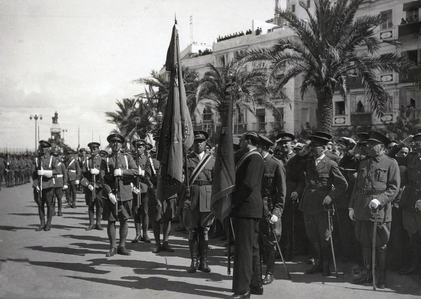 Entrega de la bandera de la República